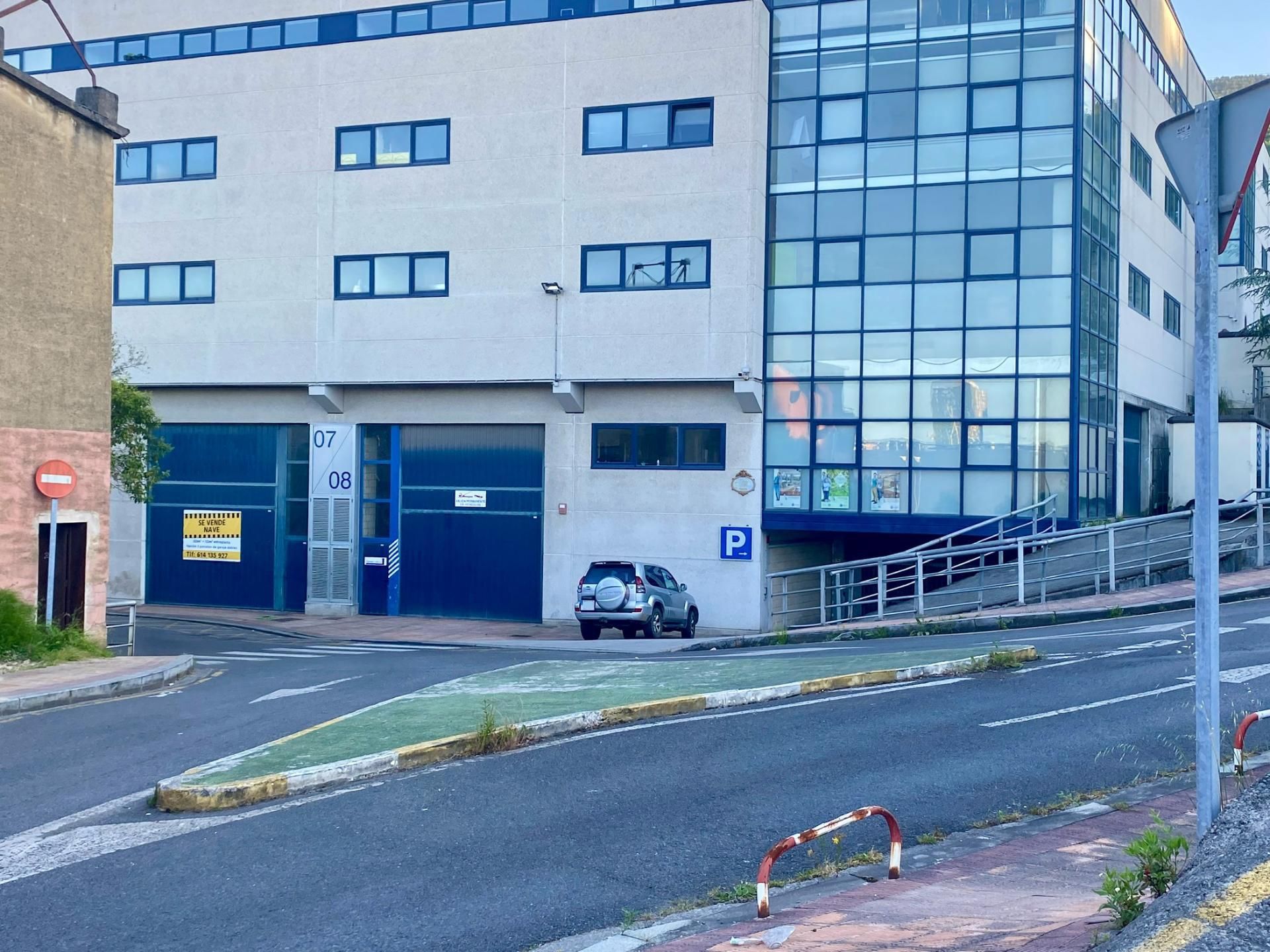 Aparcament de Nau industrial en venda en Barakaldo 