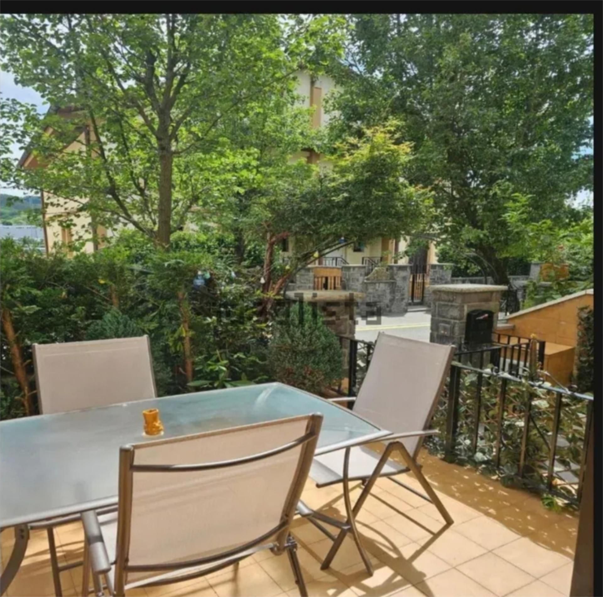 Terrassa de Casa adosada per a compartir en Irun  amb Calefacció, Parquet i Terrassa