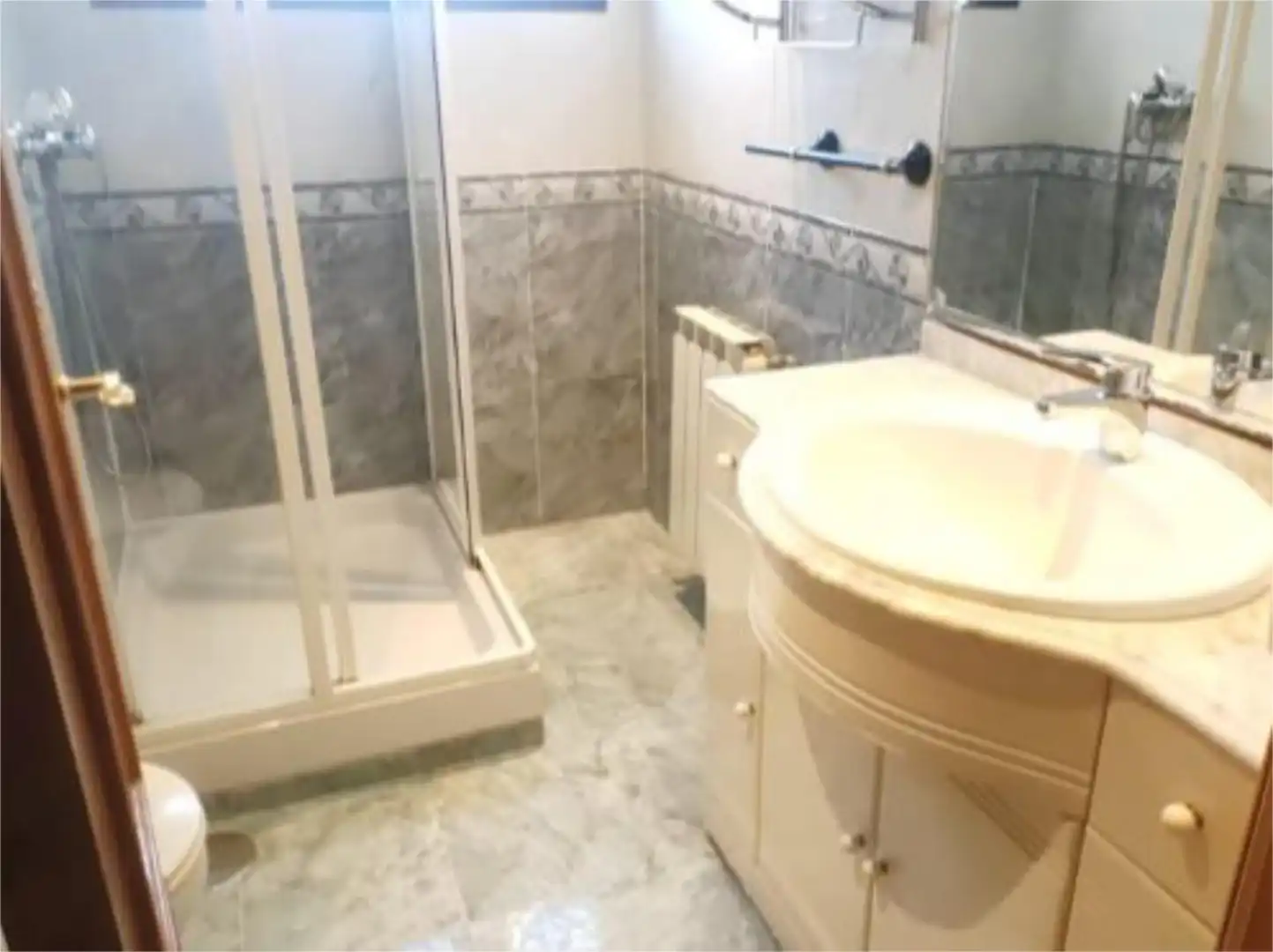 Flat for sale in Calle de la Isabela, 3, Estación - Los Manantiales Bathroom of Flat for sale in Guadalajara with Heating and Furnished