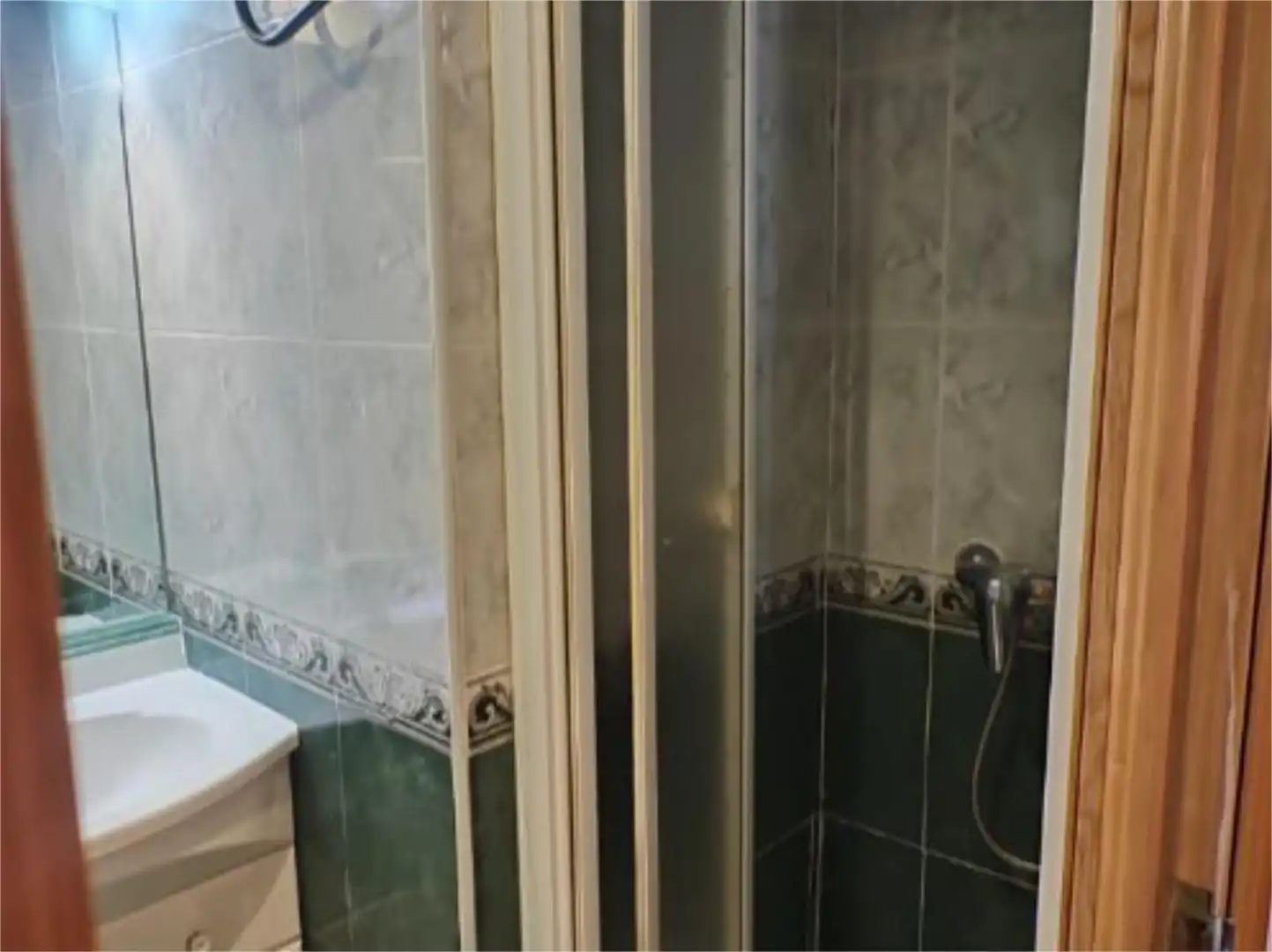 Flat for sale in Calle de la Isabela, 3, Estación - Los Manantiales Bathroom of Flat for sale in Guadalajara with Heating and Furnished
