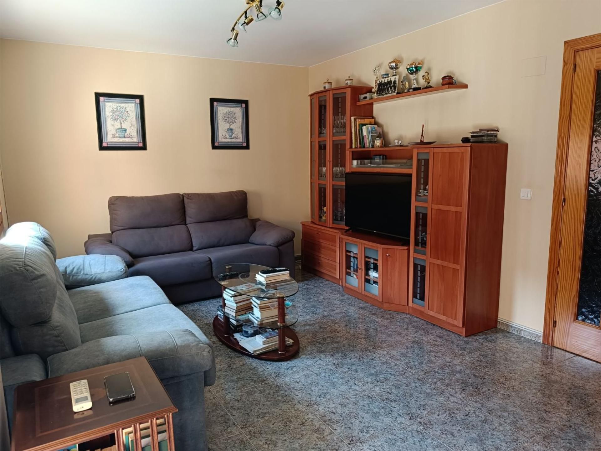 Sala de estar de Casa adosada en venta en Épila con Aire acondicionado, Calefacción y Balcón