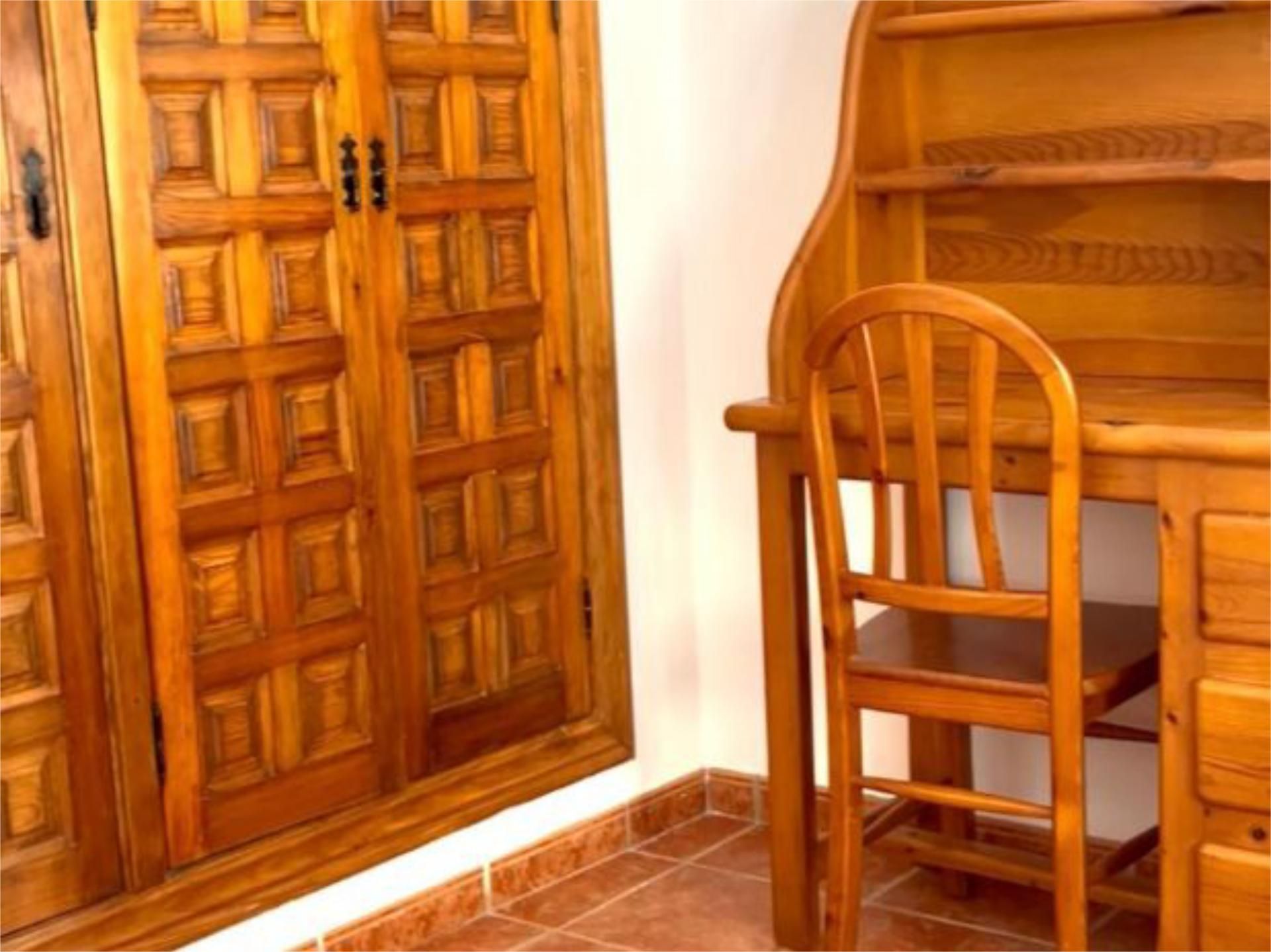 Casa adosada per a compartir en Úbeda amb Calefacció i Moblat