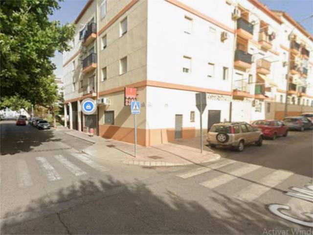 Local comercial en Alquiler en Plaza Juan Carlos I, 2 en Juzgados - La Feria