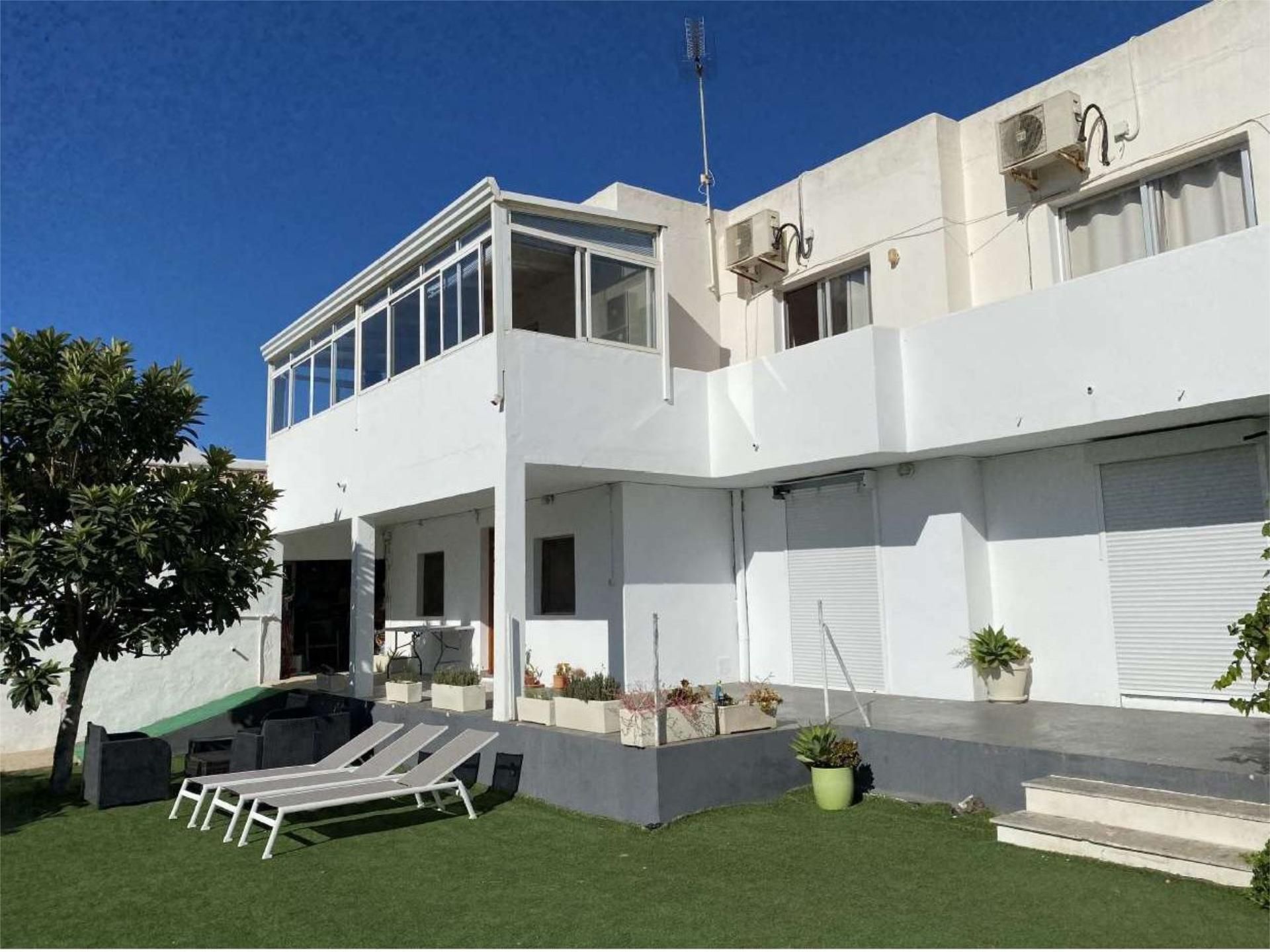 House or chalet for sale in Carrer de la Gavina, 14, Sant Jordi de Ses Salines - Sant Francesc Exterior view of House or chalet for sale in Sant Josep de sa Talaia  with Terrace