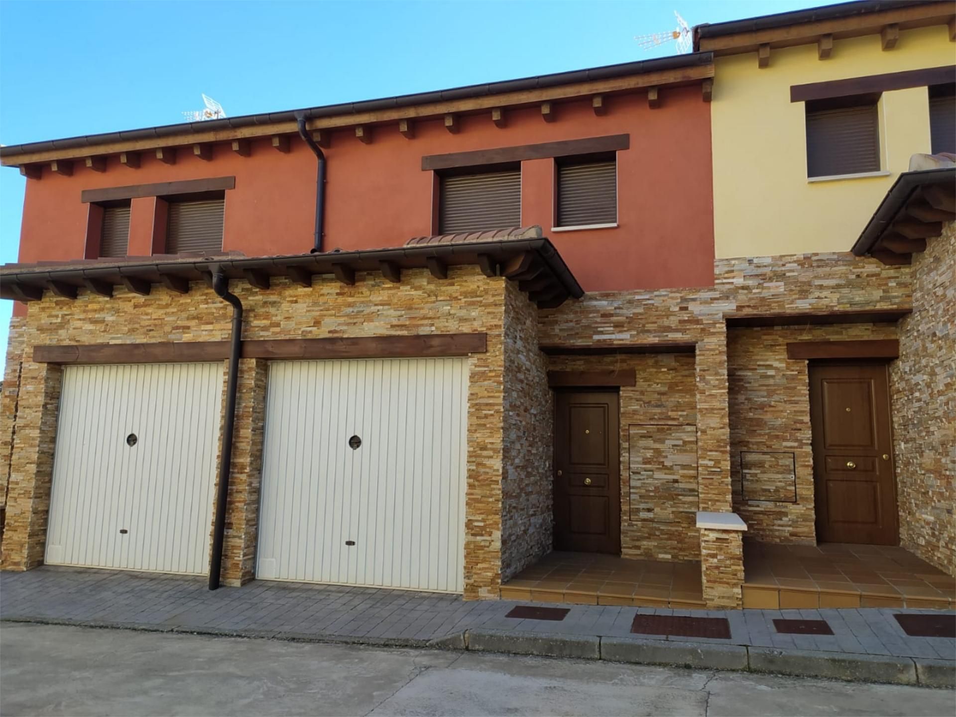Exterior view of Single-family semi-detached to rent in Vozmediano  with Private garden, Parquet flooring and Furnished