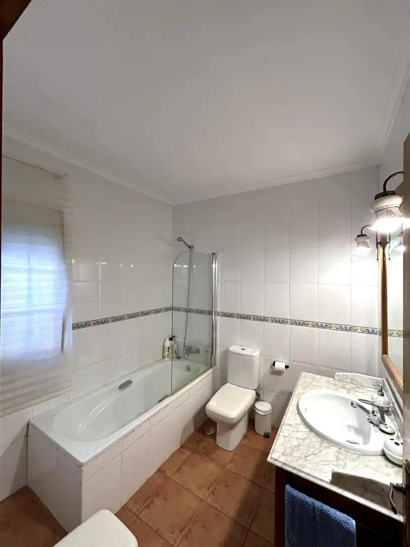 Piso en venta en Calle Jaime I el Conquistador, 4, Barrio de Peral - San Félix Baño de Piso en venta en Cartagena con Parquet, Terraza y Trastero