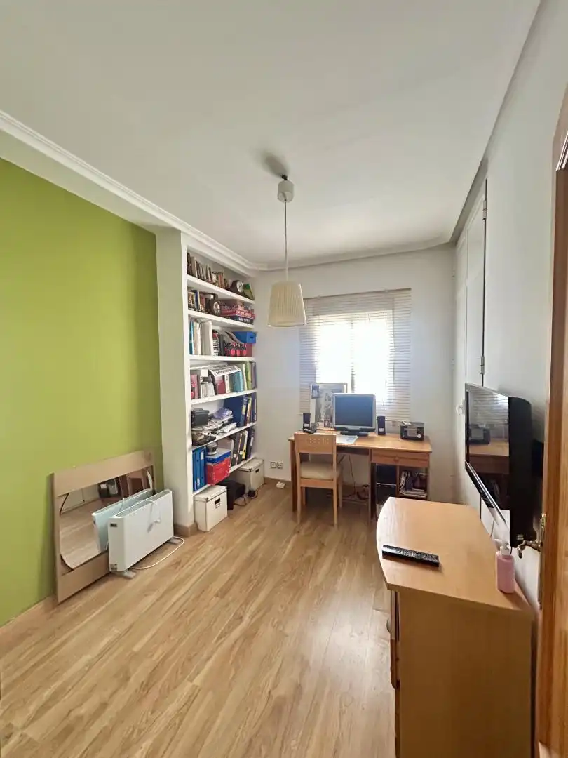 Piso en venta en Calle Jaime I el Conquistador, 4, Barrio de Peral - San Félix Habitación de Piso en venta en Cartagena con Parquet, Terraza y Trastero