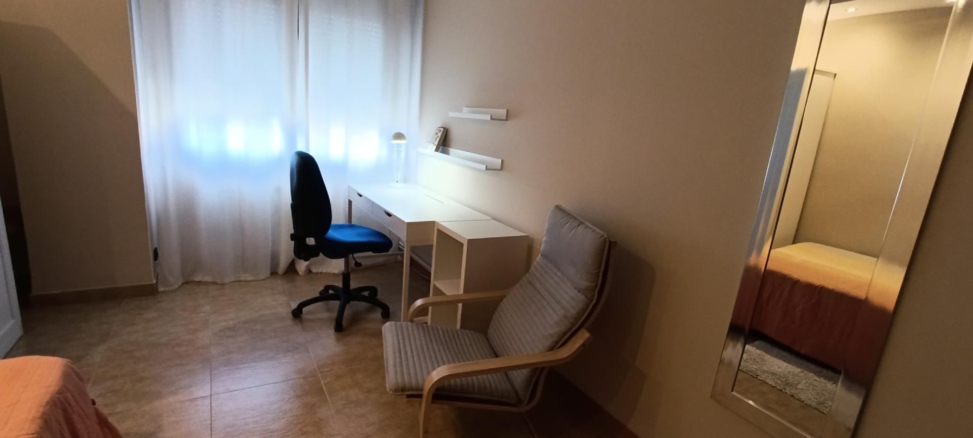 Flat to share in Calle Juan de Balmaseda, 4, Campo de la Juventud Flat to share in Calle Juan de Balmaseda, 4, Campo de la Juventud