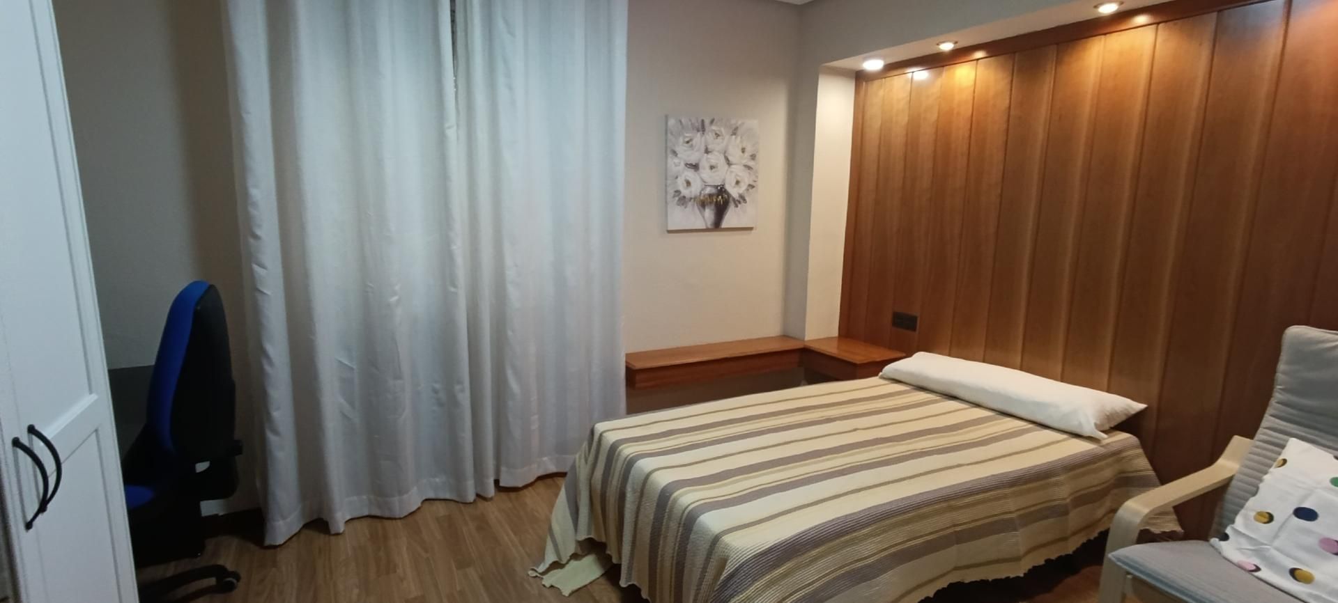 Flat to share in Calle Juan de Balmaseda, 4, Campo de la Juventud