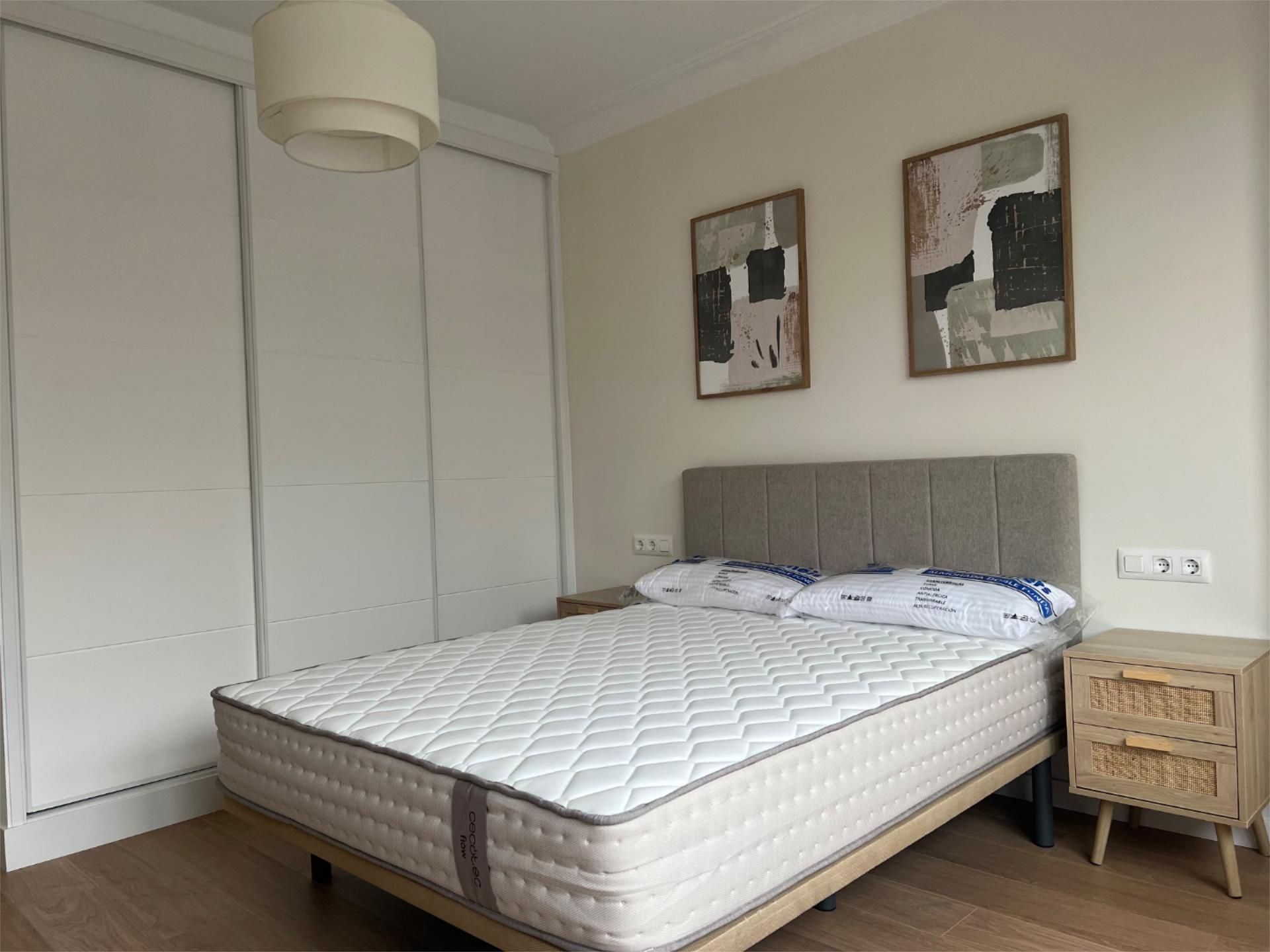 Bedroom of Flat to rent in A Coruña Capital   with Heating, Parquet flooring and Furnished