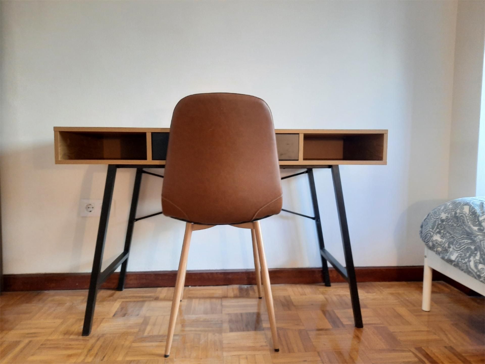 Vista exterior de Pis per a compartir en Ourense Capital  amb Calefacció, Parquet i Moblat