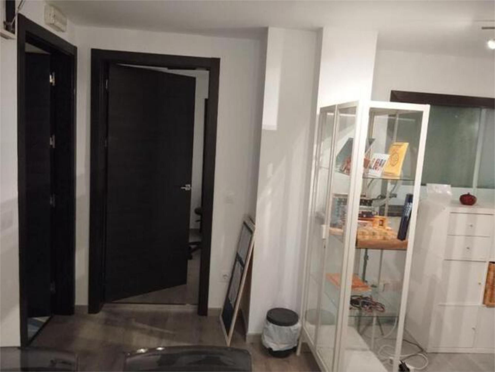 Office to rent in Plasencia  with Air Conditioner