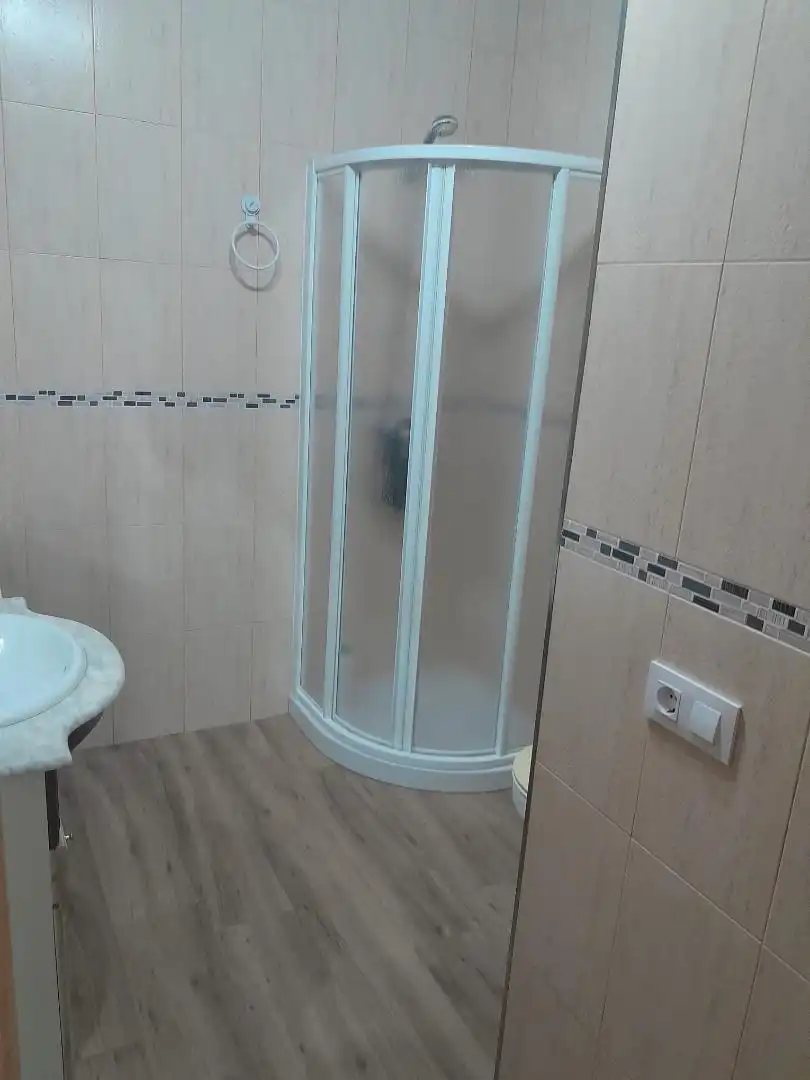 Einfamilien-Reihenhaus zum Verkauf in Calle del Polvillo, 14, Pozuelo de Calatrava Badezimmer von Einfamilien-Reihenhaus zum Verkauf in Pozuelo de Calatrava mit Klimaanlage, Schwimmbad und Balkon