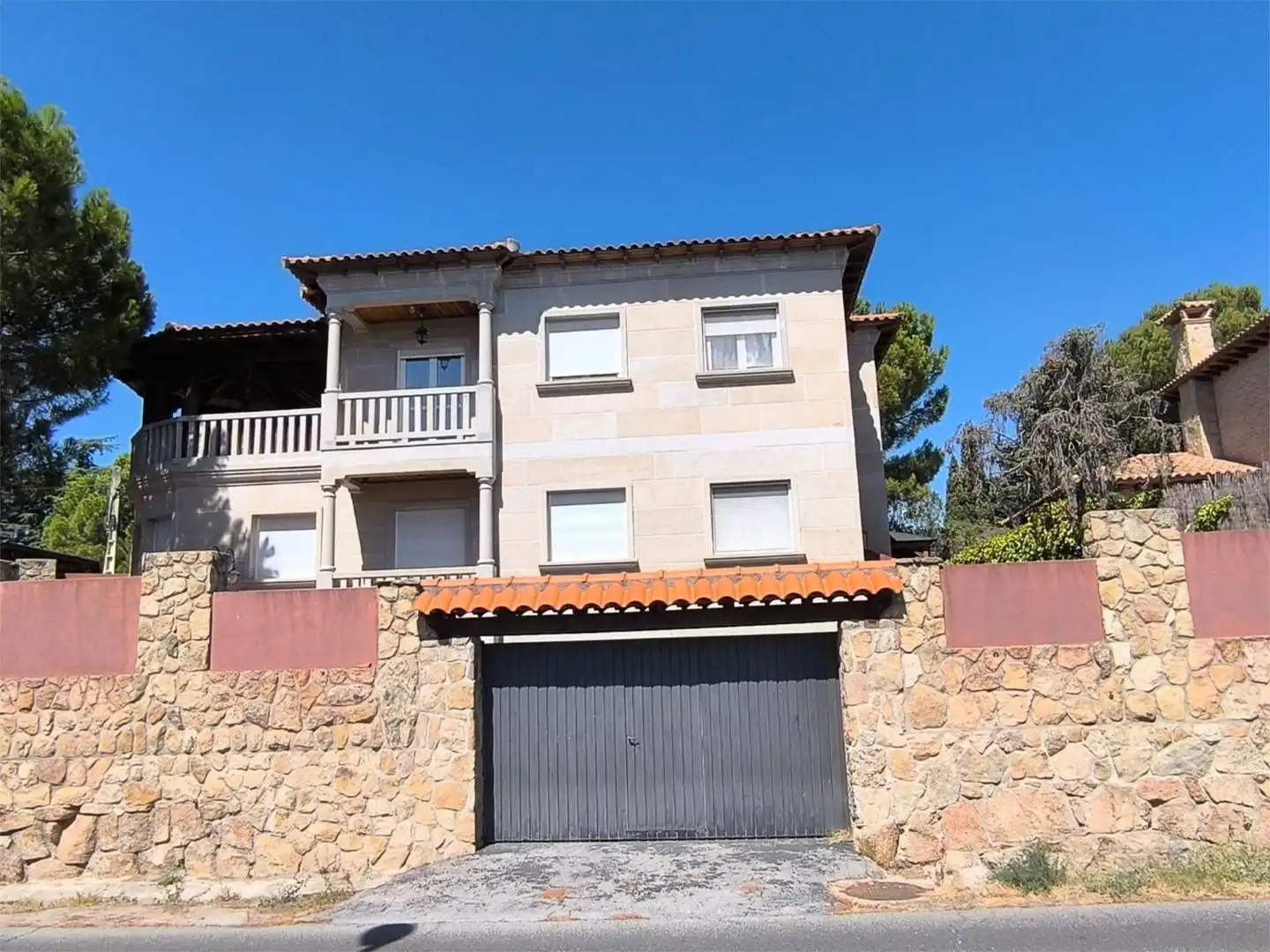 Flat for sale in El Monte Exterior view of Flat for sale in Torrelodones with Air Conditioner, Heating and Private garden