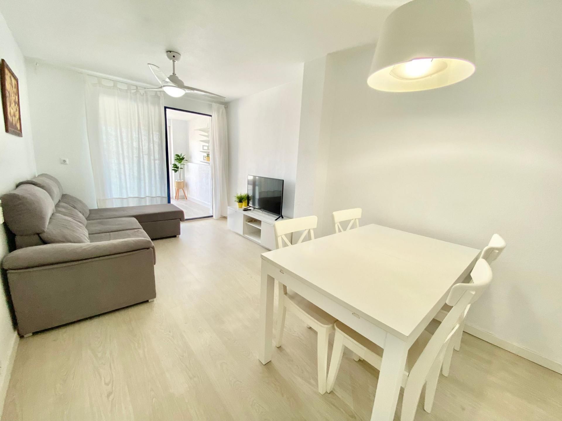 Vista exterior de Apartamento de alquiler en Torrevieja con Aire acondicionado, Calefacción y Jardín privado