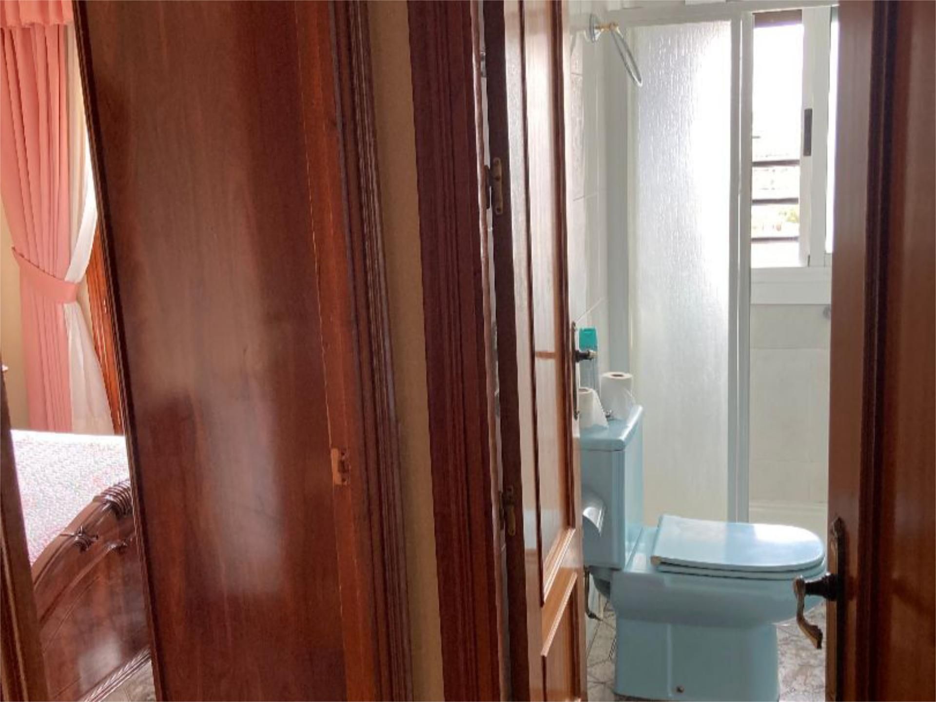 Badezimmer von Wohnung zum verkauf in Caniles mit Möbliert und Balkon
