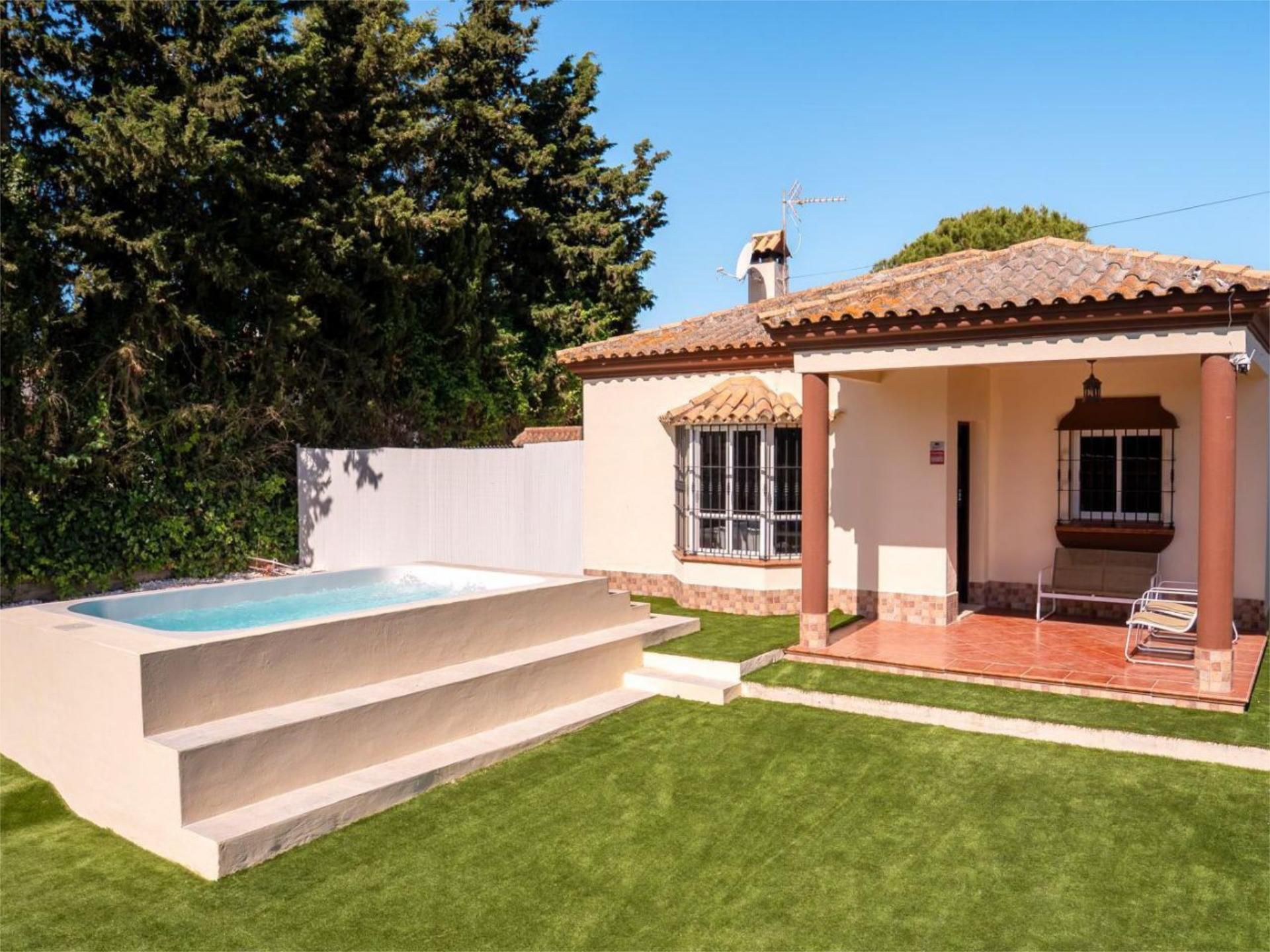 Garden of House or chalet to rent in Chiclana de la Frontera  with Air Conditioner and Swimming Pool