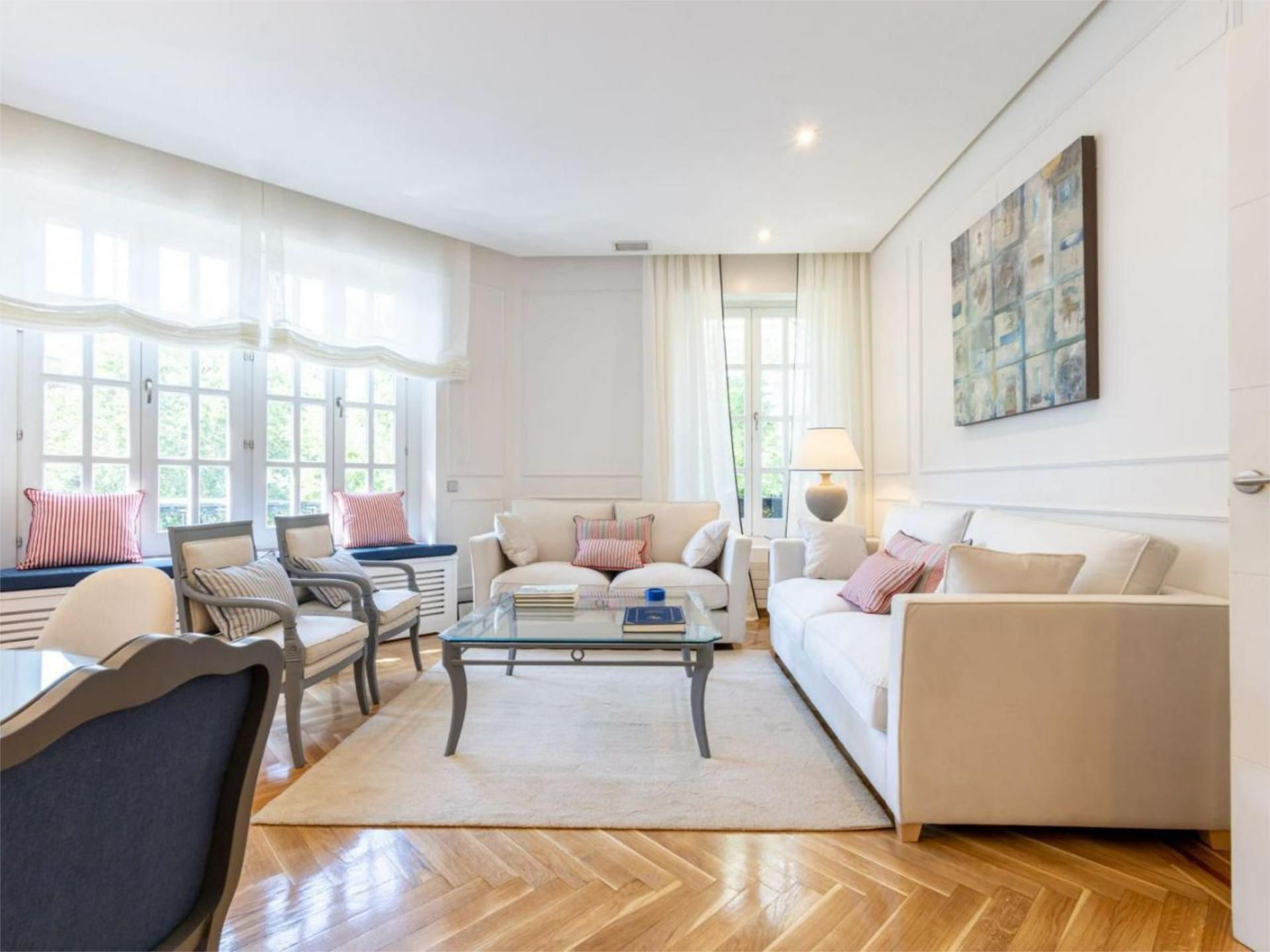 Sala d'estar de Pis de lloguer en  Madrid Capital amb Aire condicionat