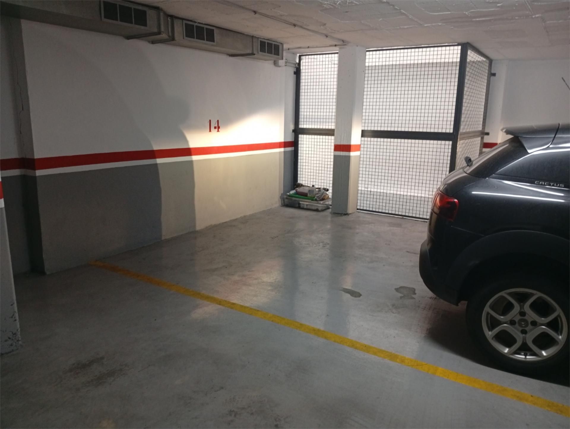 Aparcament de Garatge de lloguer en Badalona