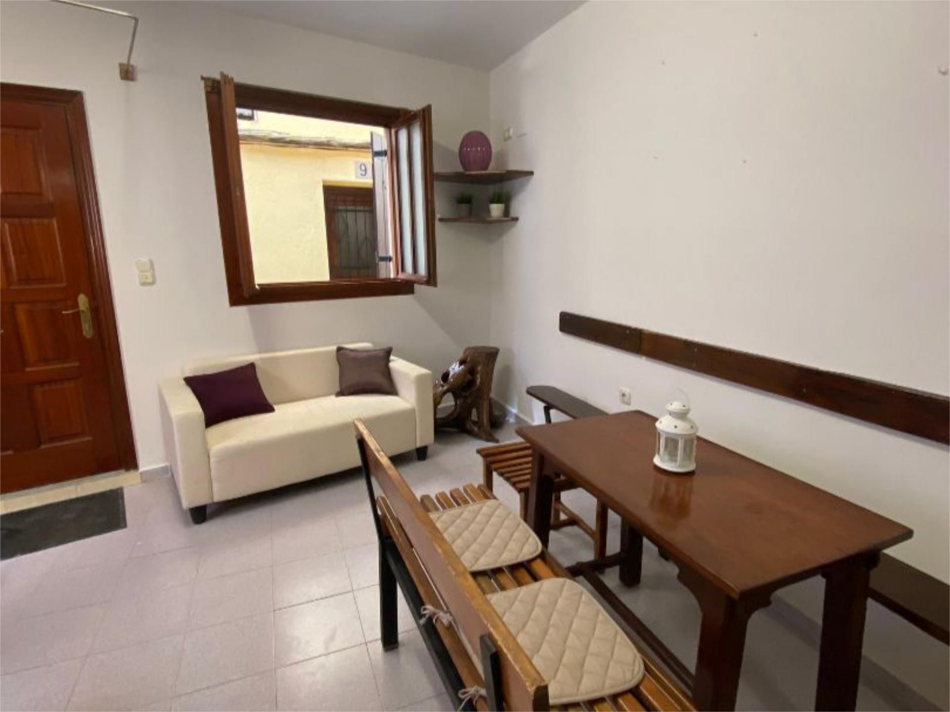 Sala d'estar de Local en venda en Mutriku amb Moblat