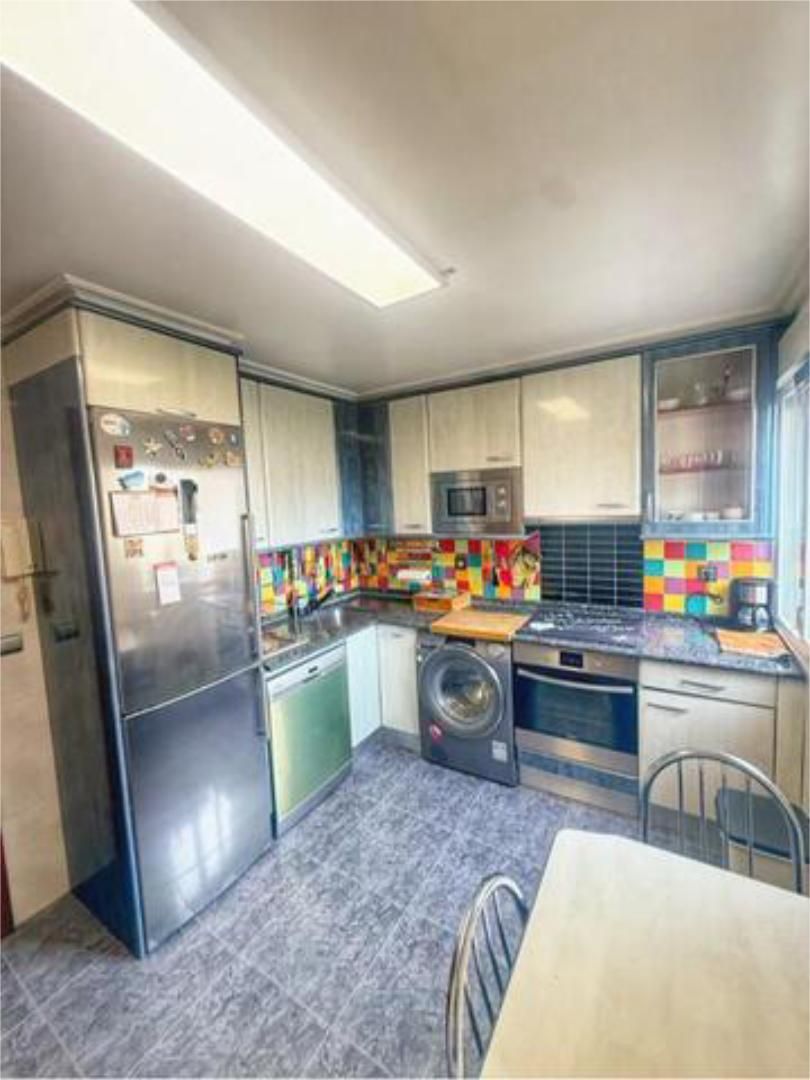 Piso en venta en Kaputxinoak / Capuchinos - Galtzaraborda Cocina de Piso en venta en Errenteria con Calefacción y Amueblado
