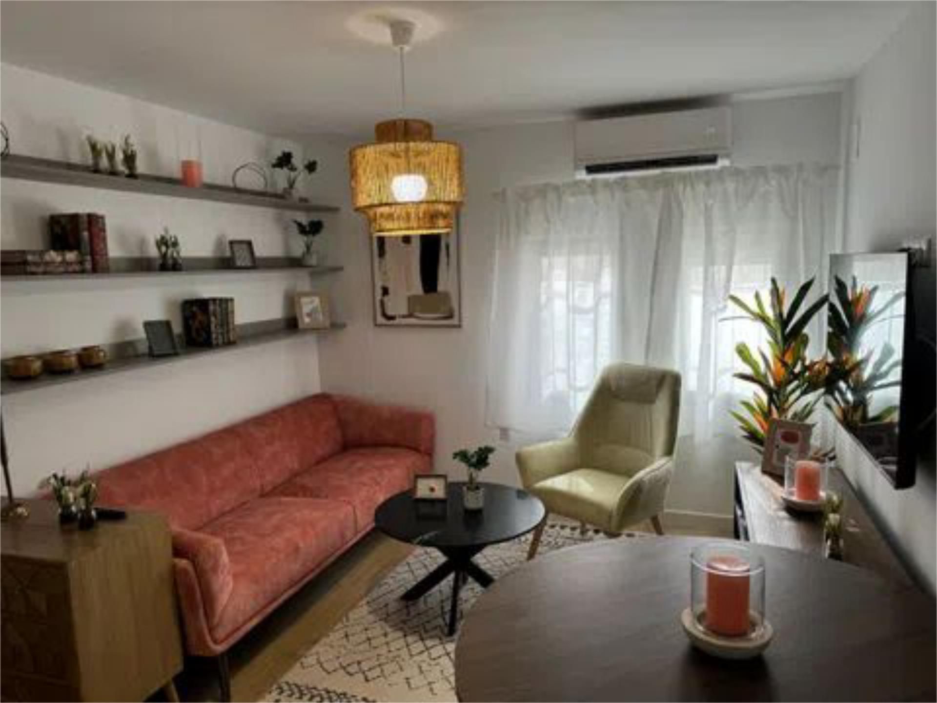 Sala d'estar de Pis de lloguer en  Madrid Capital amb Aire condicionat, Calefacció i Moblat