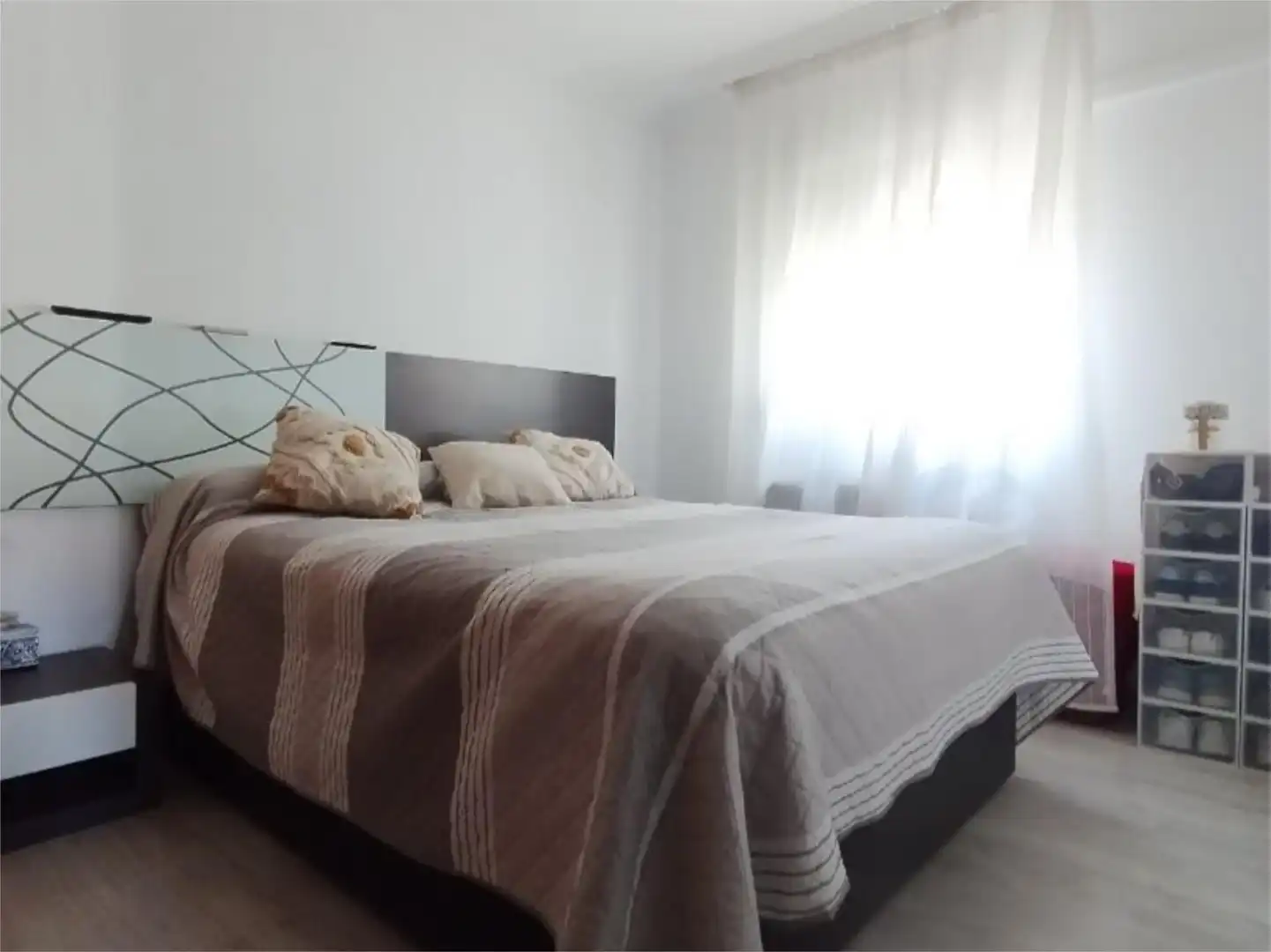 Piso en venta en Calle Clementinas, 17, Sta. Aurelia - Cantábrico - Atlàntico - La Romería Habitación de Piso en venta en Sevilla con Aire acondicionado, Terraza y Piscina