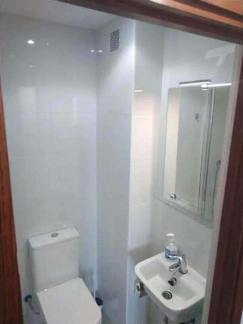 Wohnung zum Verkauf in Cruces Badezimmer von Wohnung zum Verkauf in Barakaldo mit Heizung, Privatgarten und Terrasse
