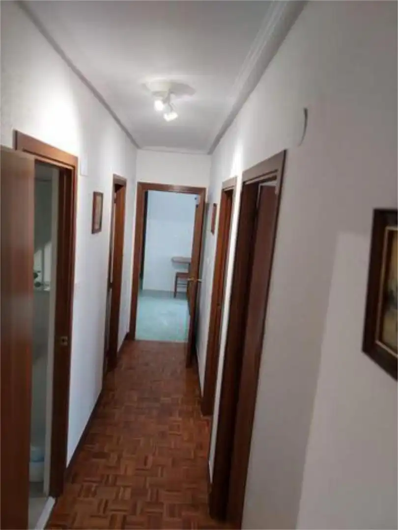 Wohnung zum Verkauf in Cruces Wohnung zum Verkauf in Barakaldo mit Heizung, Privatgarten und Terrasse