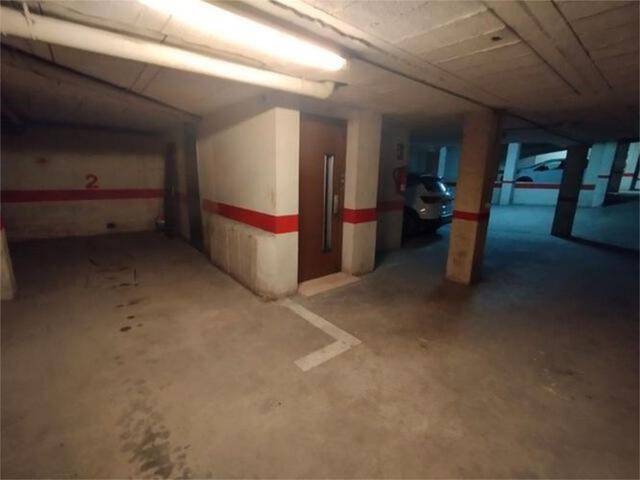 Garaje en Alquiler en Noia