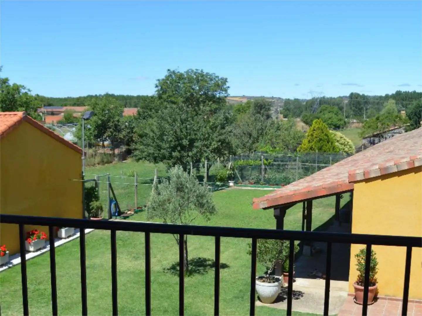Casa o xalet en venda a Calle Carretera, 16, Valdepolo Jardí de Casa o xalet en venda en Valdepolo amb Balcó