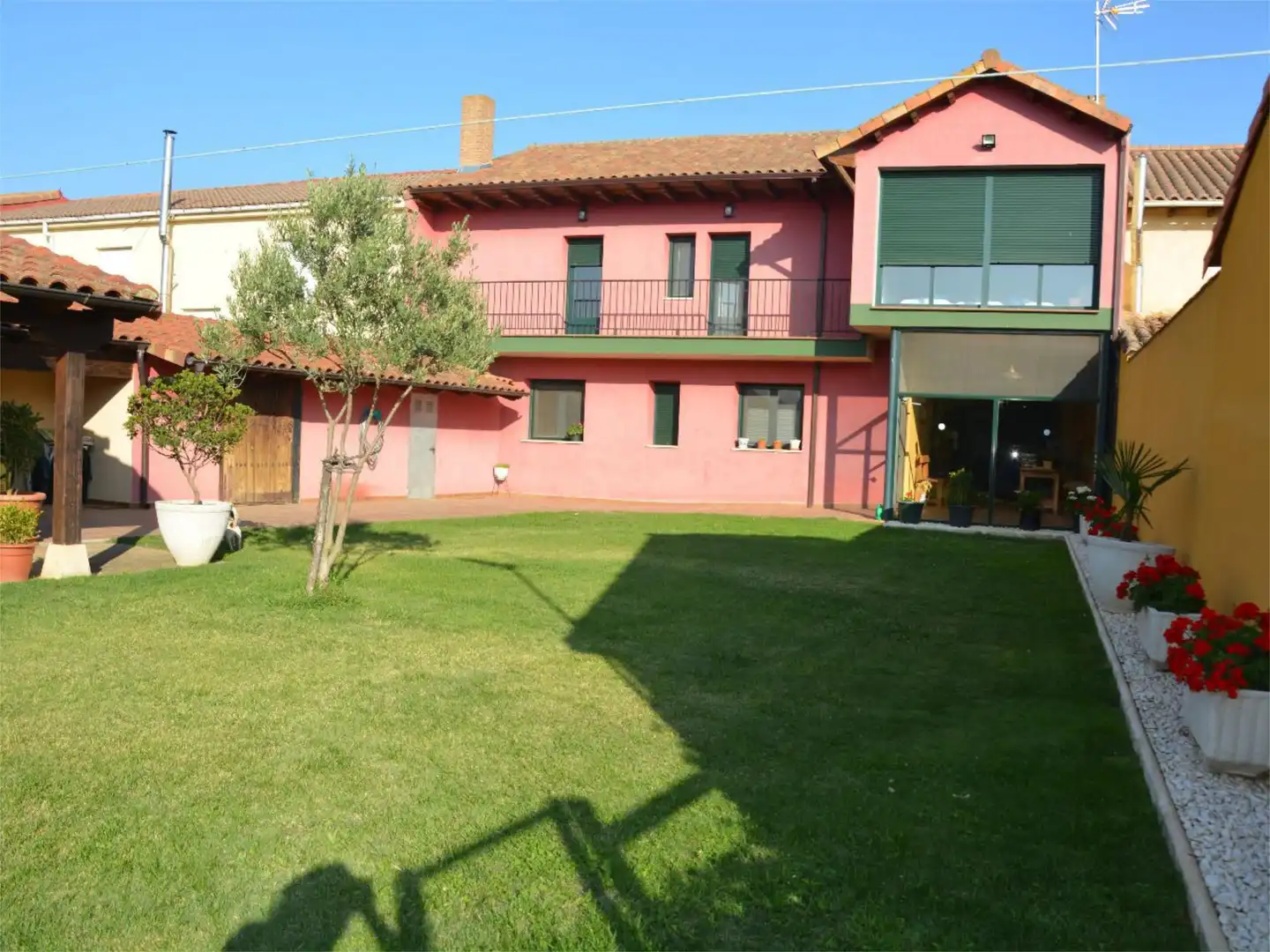 Casa o xalet en venda a Calle Carretera, 16, Valdepolo Jardí de Casa o xalet en venda en Valdepolo amb Balcó