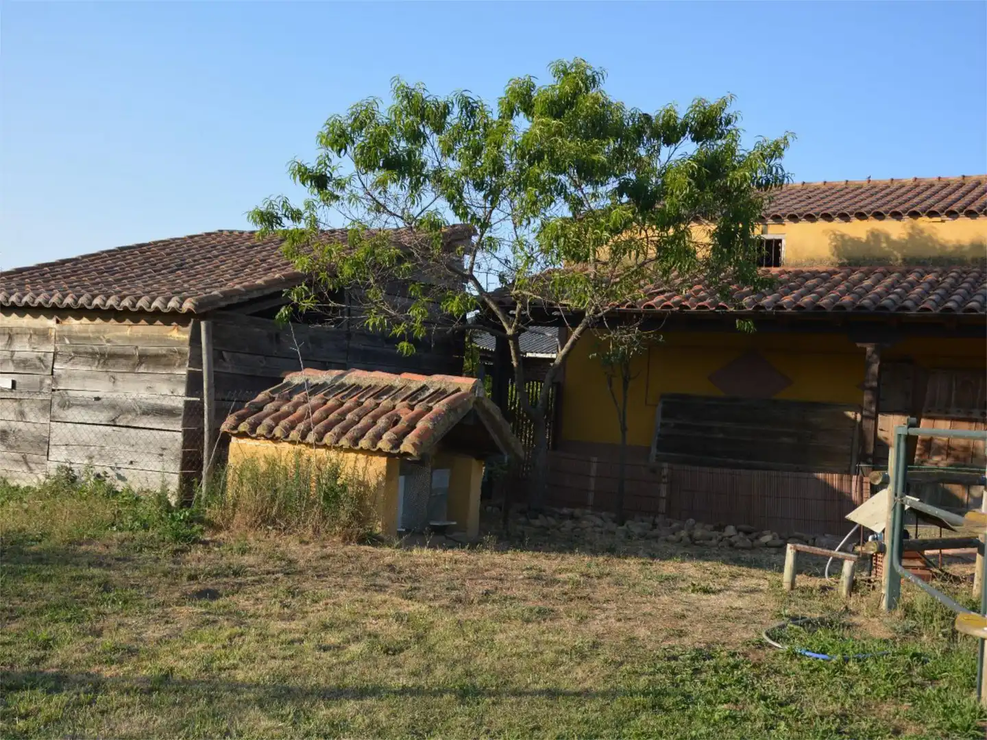 Casa o xalet en venda a Calle Carretera, 16, Valdepolo Vista exterior de Casa o xalet en venda en Valdepolo amb Balcó
