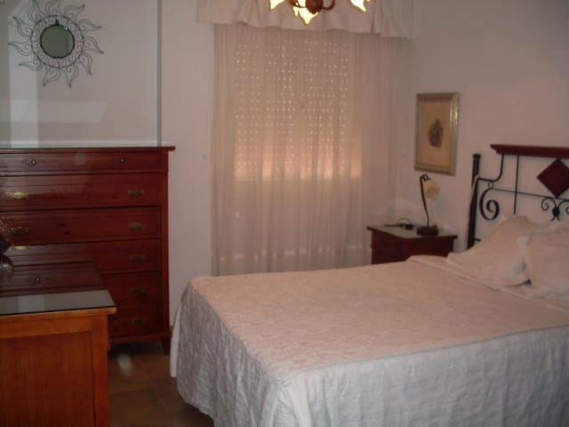 Habitación de Apartamento de alquiler en Estepona con Terraza y Amueblado