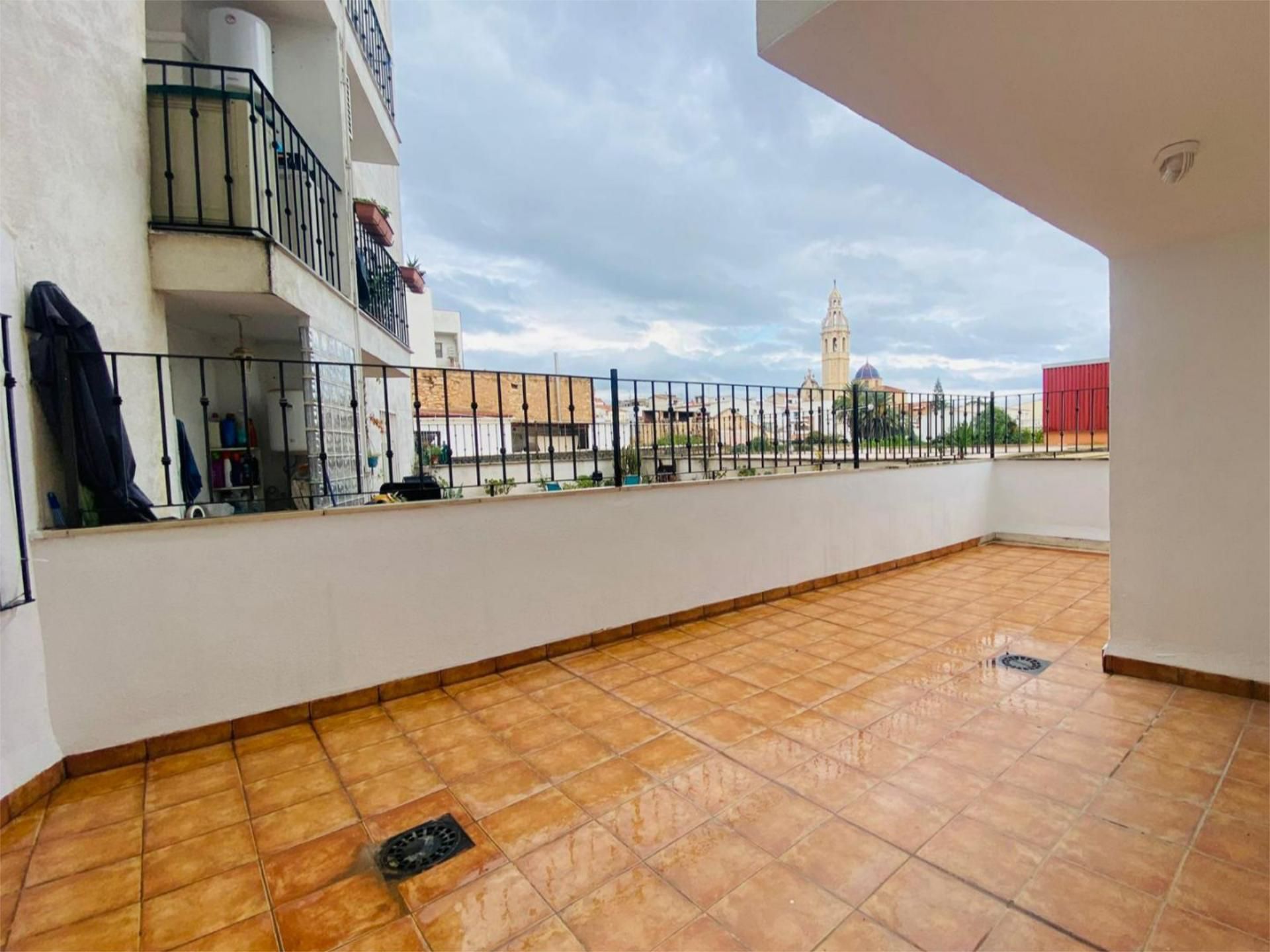 Vista exterior de Pis en venda en Alcalà de Xivert amb Terrassa i Balcó