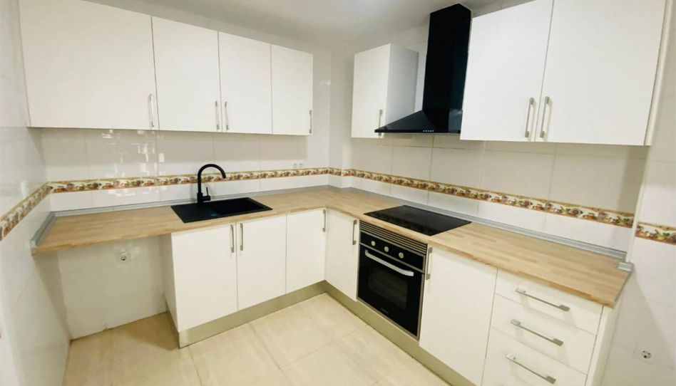 Piso en venta en Carrer del General Cucala, 7, Alcalà de Xivert pueblo, Alcalà de Xivert - imagen 1 Foto 1 de Piso en venta en Carrer del General Cucala, 7, Alcalà de Xivert pueblo, Alcalà de Xivert