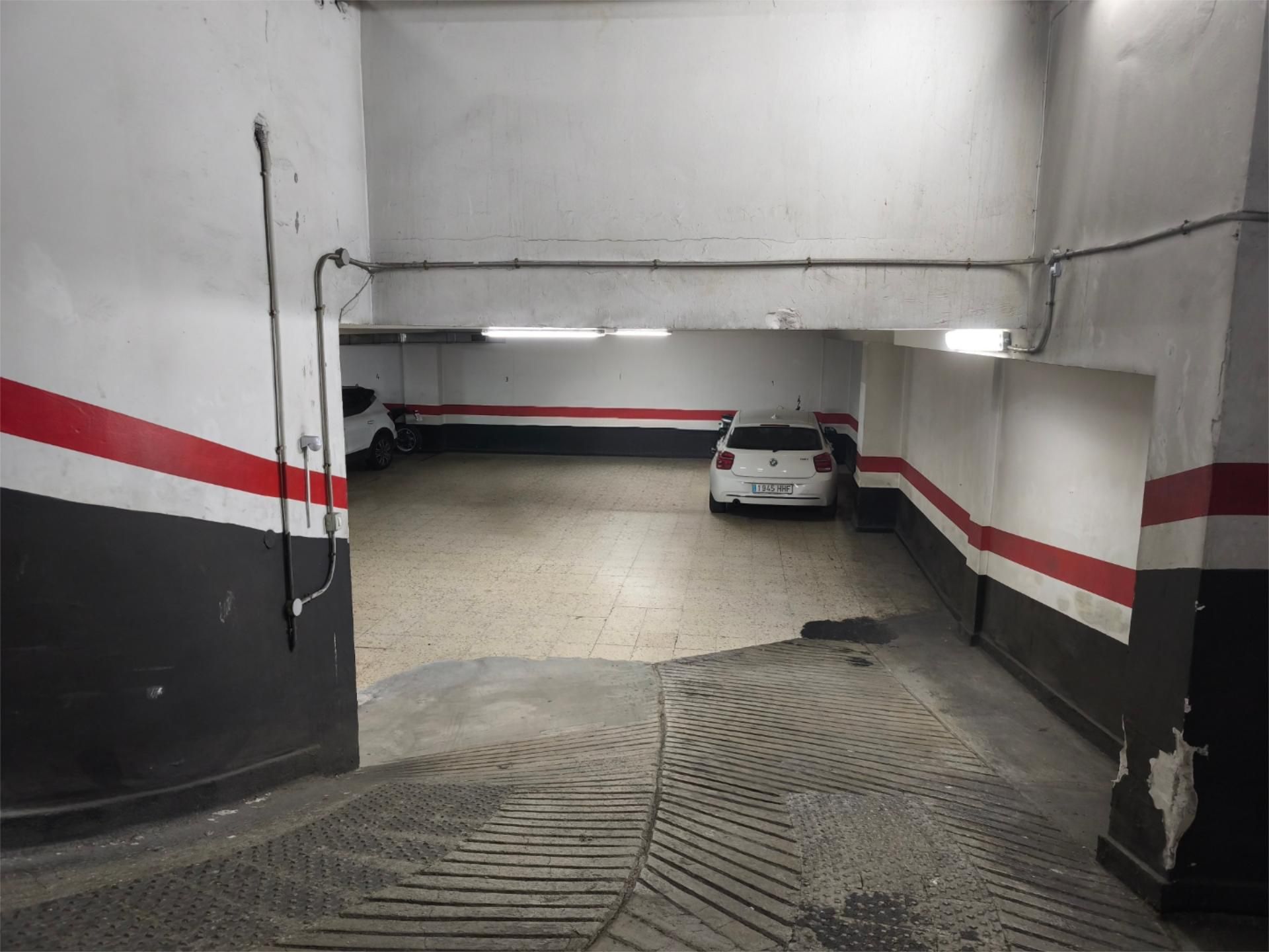 Garage to rent in Calle Garcilaso de la Vega, La Salle - Cuatro Torres