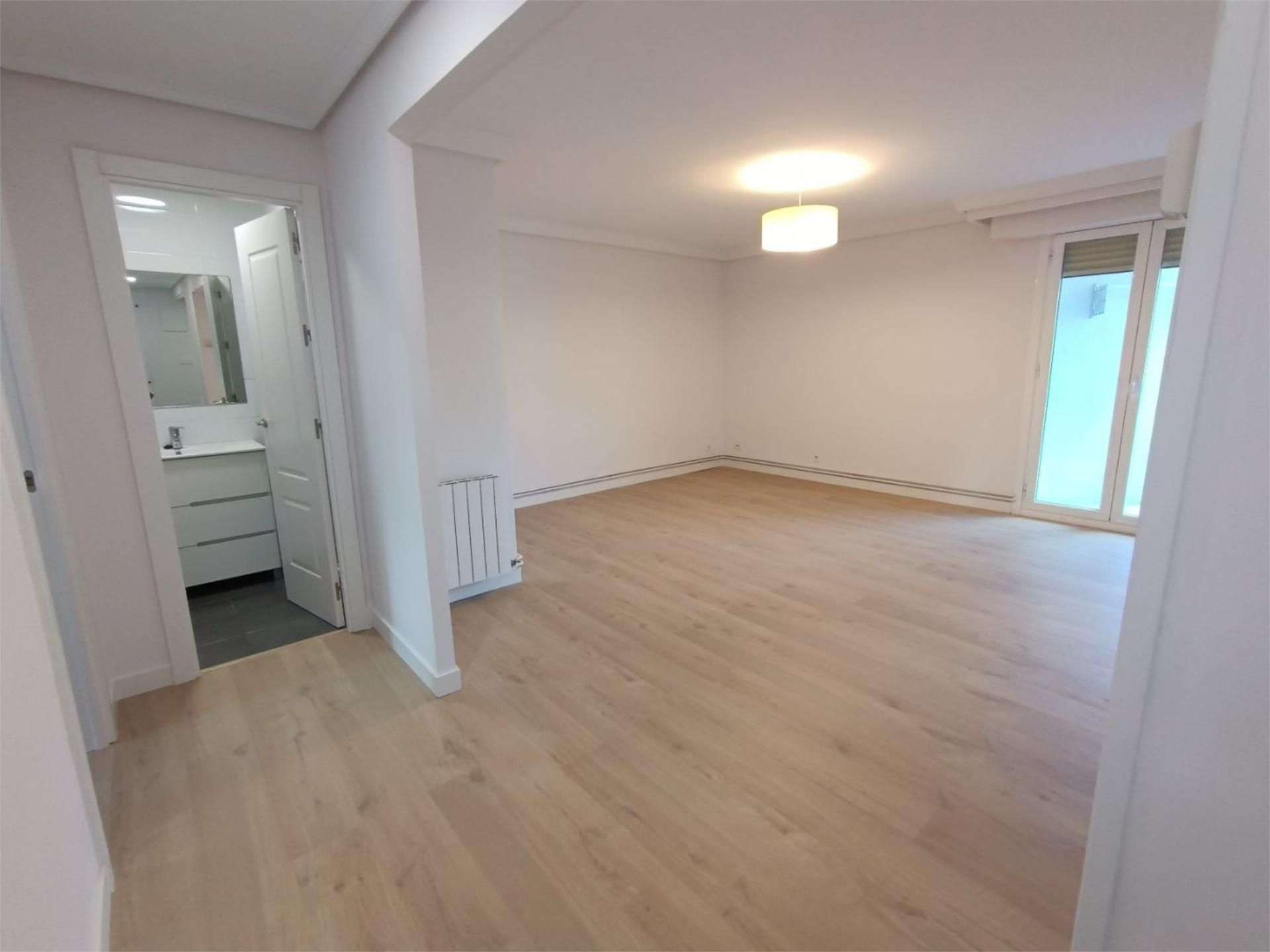 Pis en venda en Irun  amb Balcó