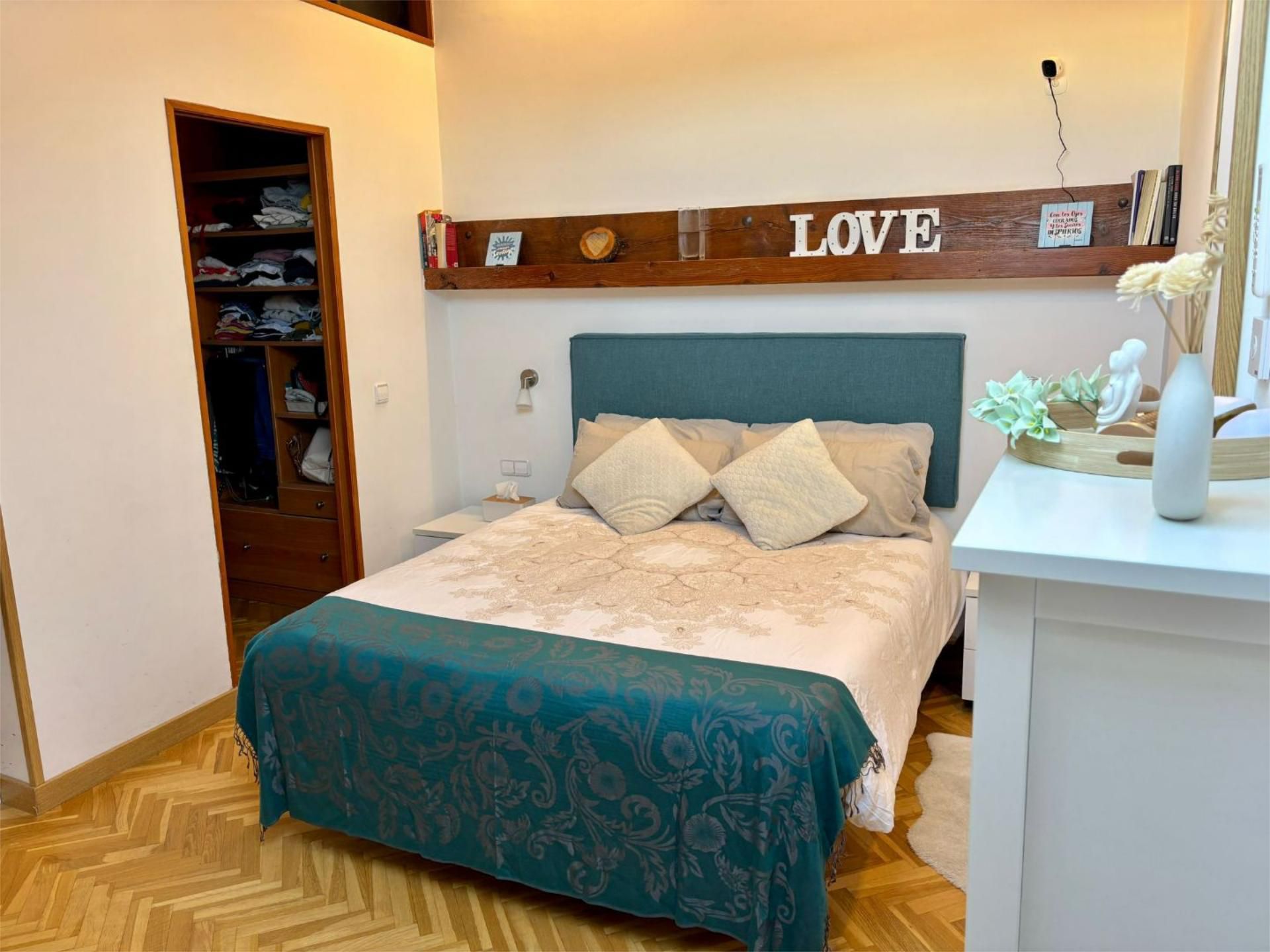 Bedroom of Flat for sale in Segovia Capital  with Air Conditioner, Heating and Parquet flooring