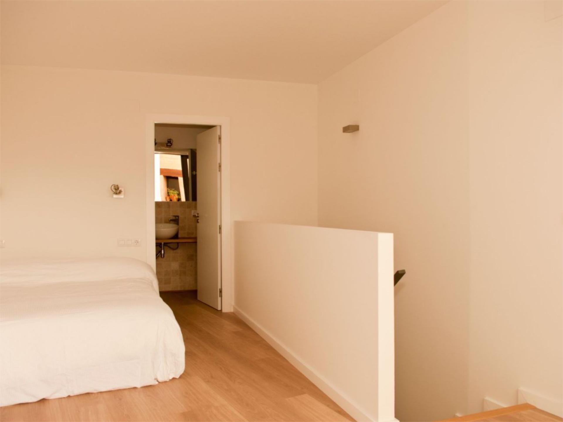 Schlafzimmer von Wohnung miete in Ventalló mit Terrasse und Balkon