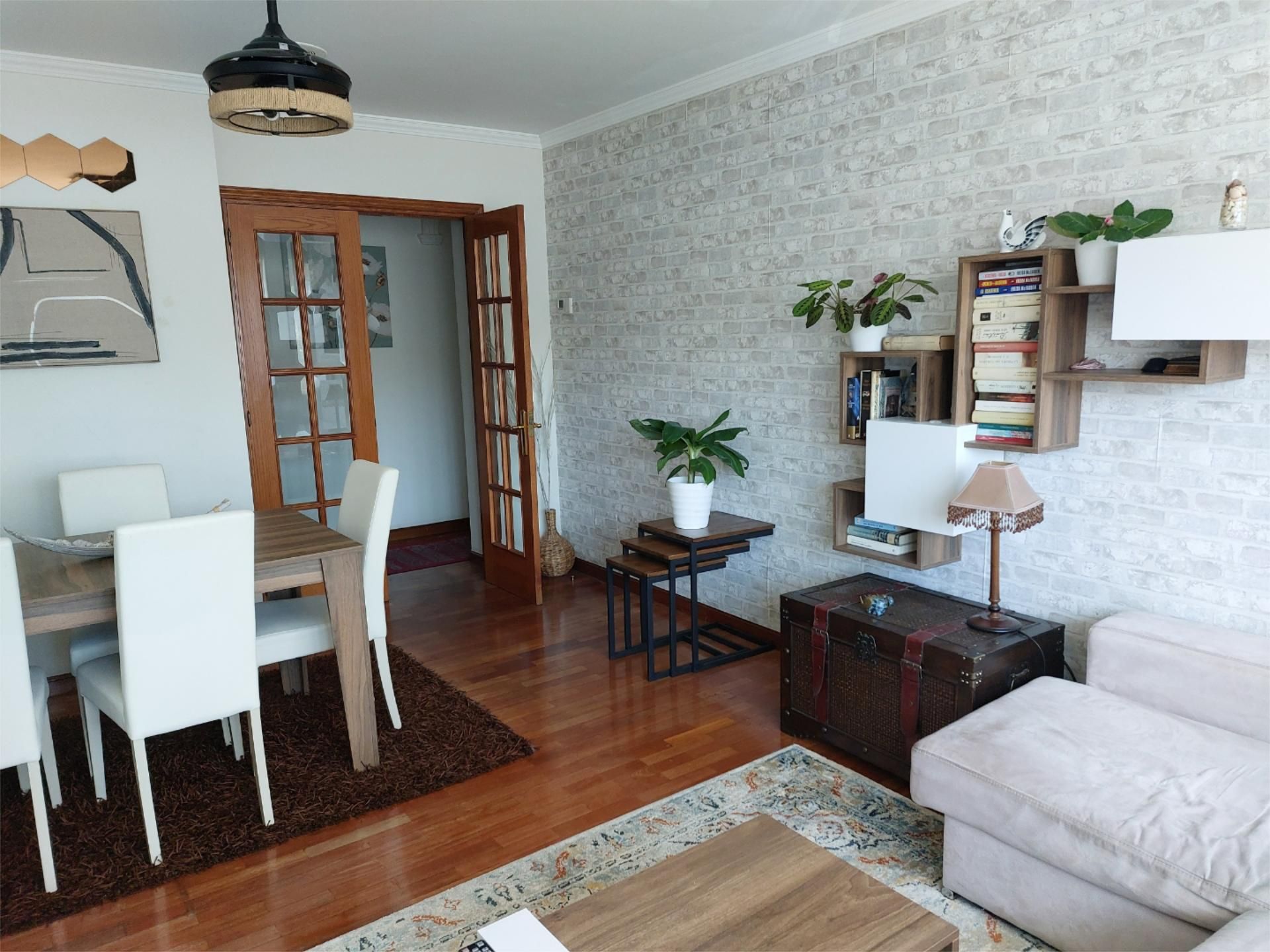 Living room of Flat for sale in A Coruña Capital   with Heating, Parquet flooring and Storage room