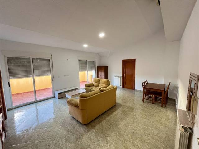 Piso en Alquiler en Calle Rincón Gallego, 35 en Torreagüera