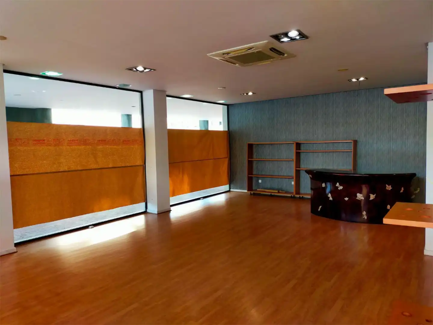 Local en venda a Carrer de Churruca, 22, Nuevo Centro Local en venda en Sagunto / Sagunt amb Aire condicionat, Calefacció i Parquet