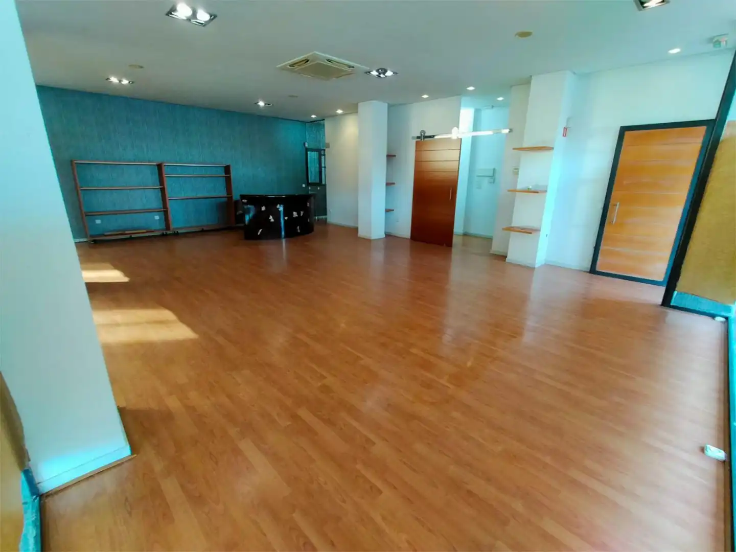 Local en venda a Carrer de Churruca, 22, Nuevo Centro Local en venda en Sagunto / Sagunt amb Aire condicionat, Calefacció i Parquet
