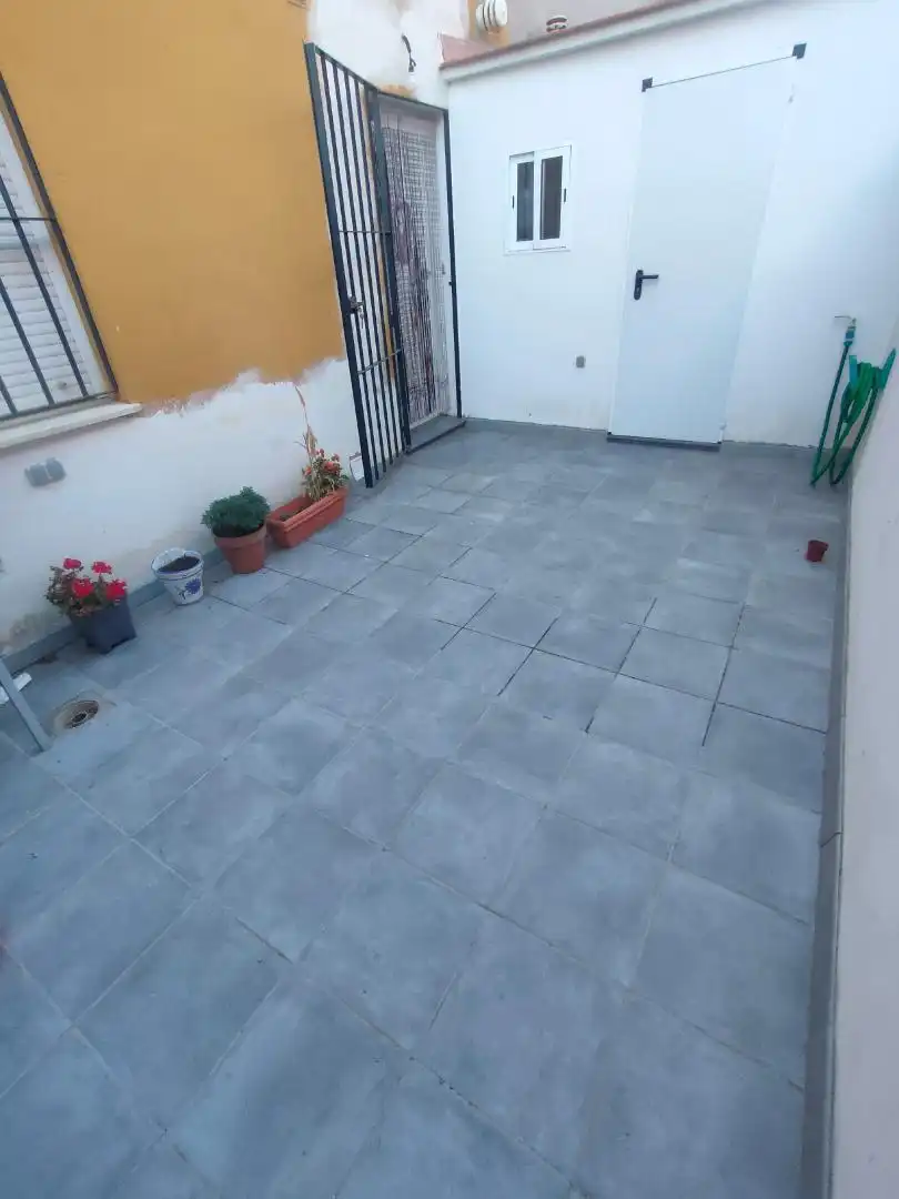 Casa adosada en venda a Calle Sup, 27, Oromana Terrassa de Casa adosada en venda en Alcalá de Guadaira amb Aire condicionat, Traster i Moblat
