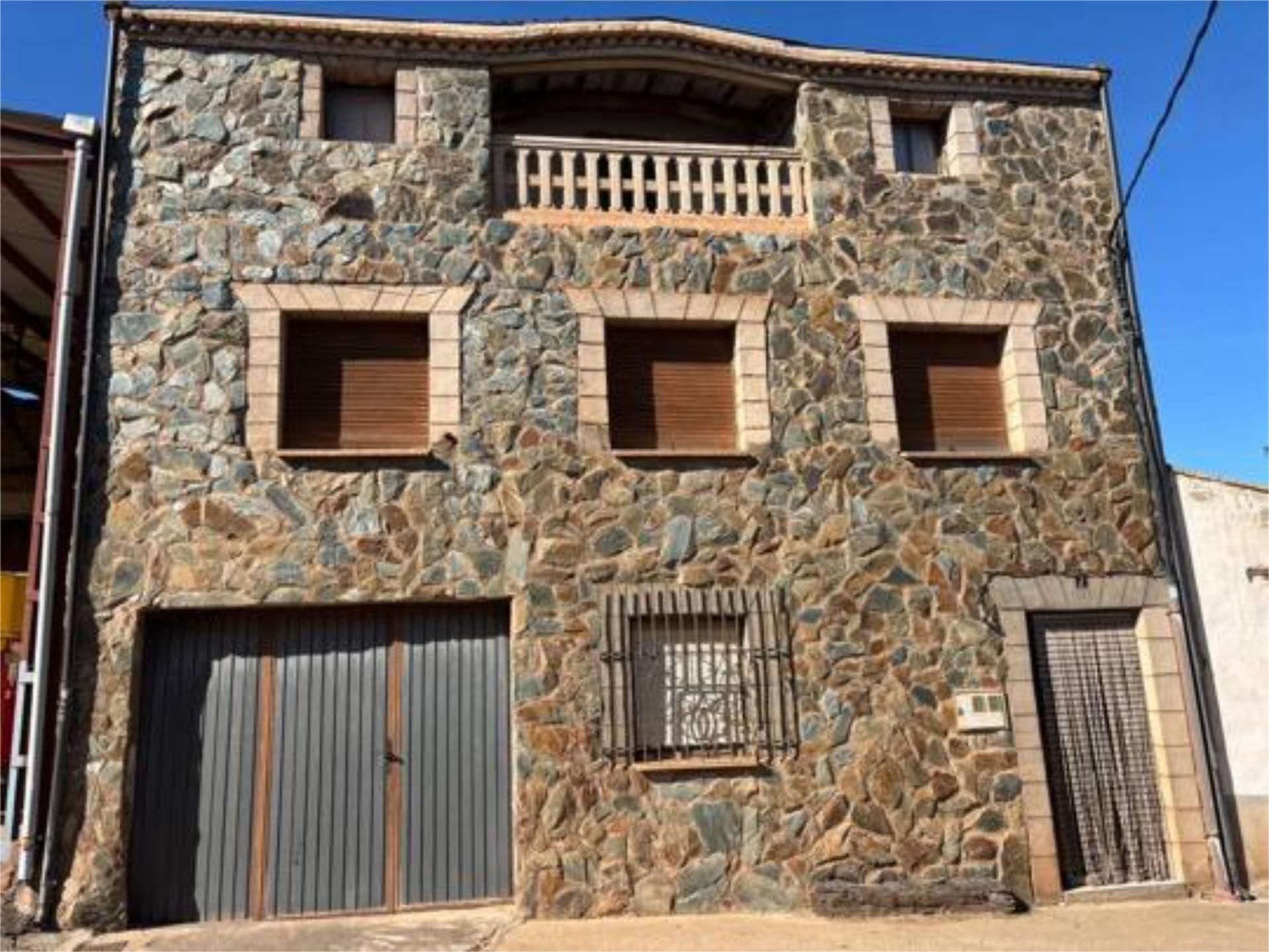 Vista exterior de Casa o xalet en venda en Villar de Torre amb Calefacció, Jardí privat i Traster