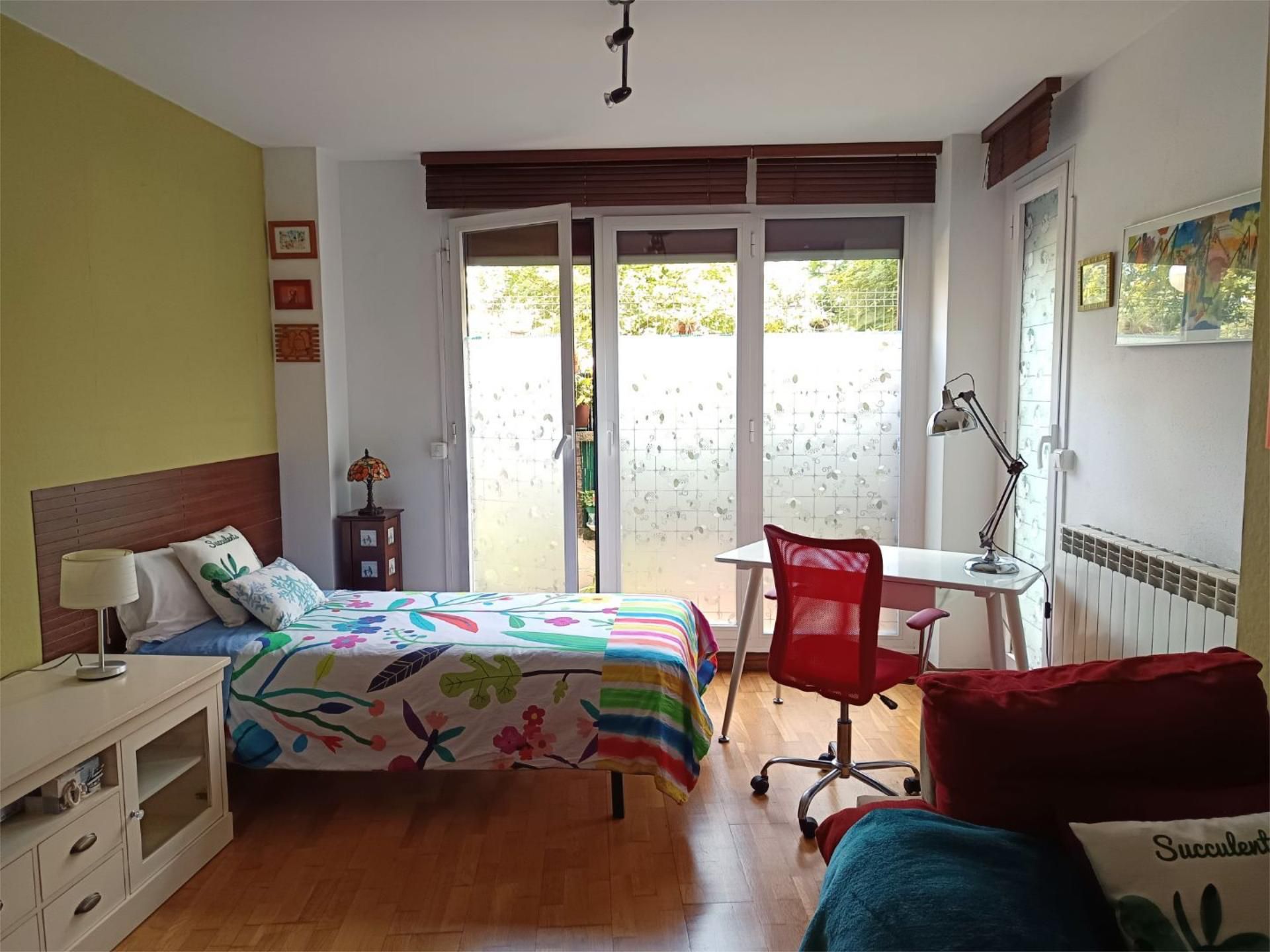Bedroom of Flat to share in Irun   with Heating, Terrace and Furnished
