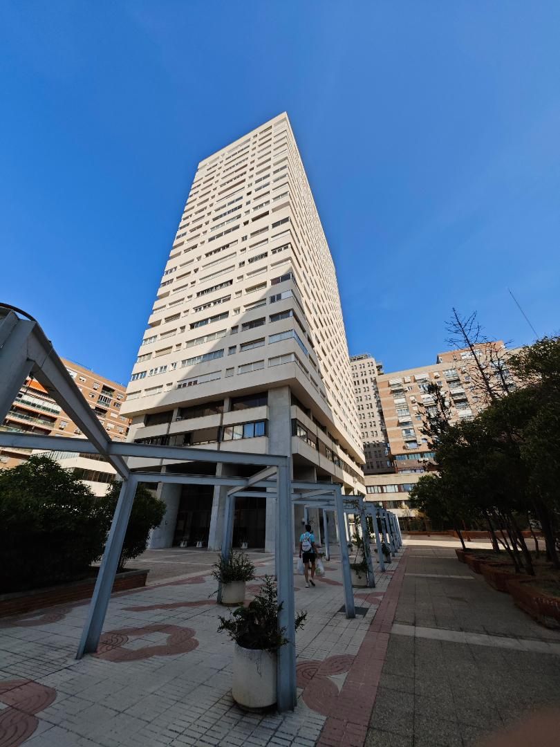 Exterior view of Flat to rent in  Madrid Capital  with Air Conditioner