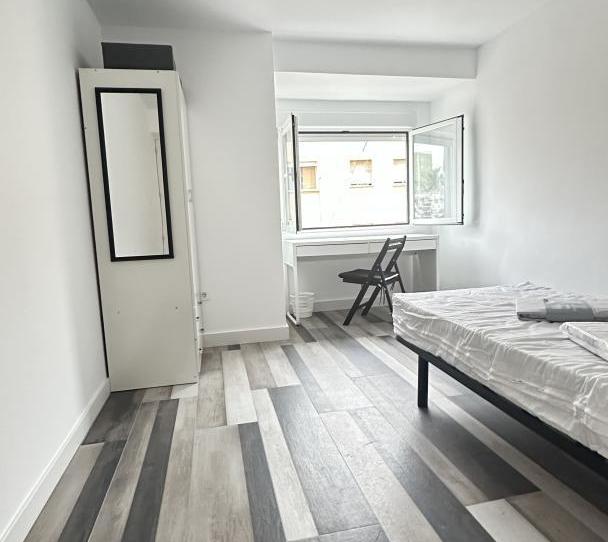 Foto 1 de Estudio para compartir en Carrer de L'esperança, 1, Pere Crespí, Valencia