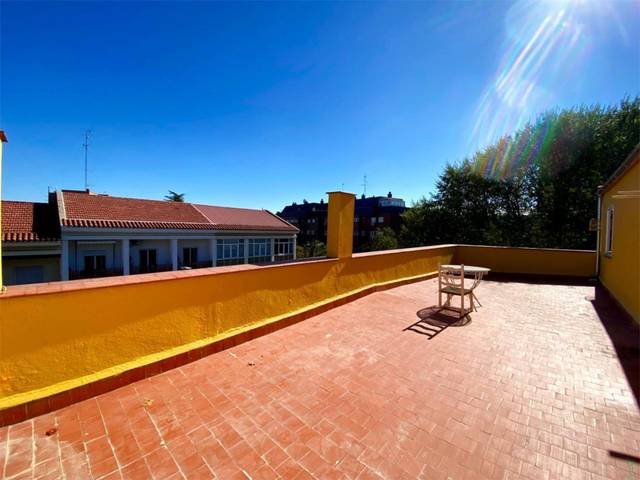 Piso en Alquiler en Calle de Gustavo Fernández Balbuena, 17 en Ciudad Jardín